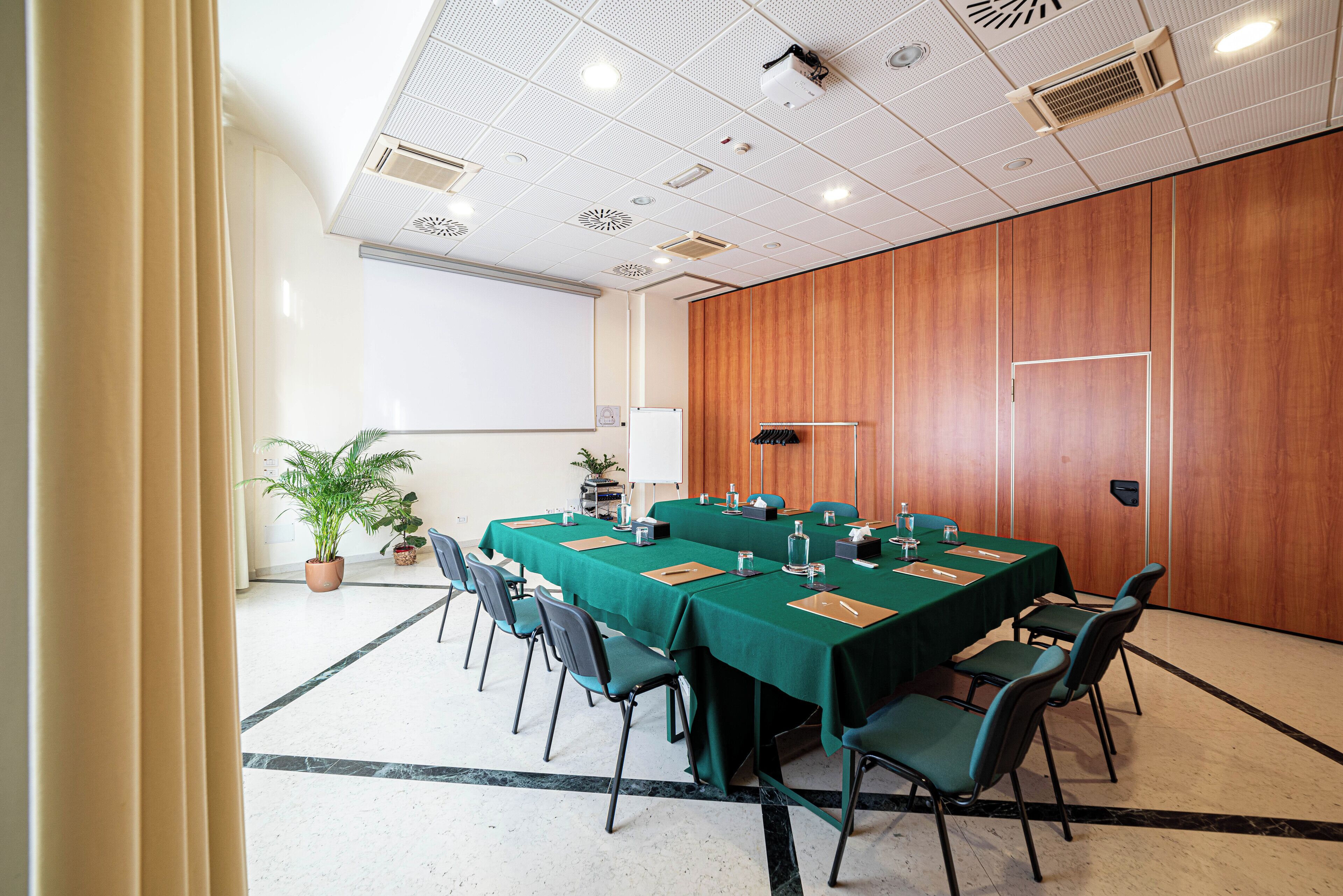 Phi Hotel Emilia Phi Hotel Emilia