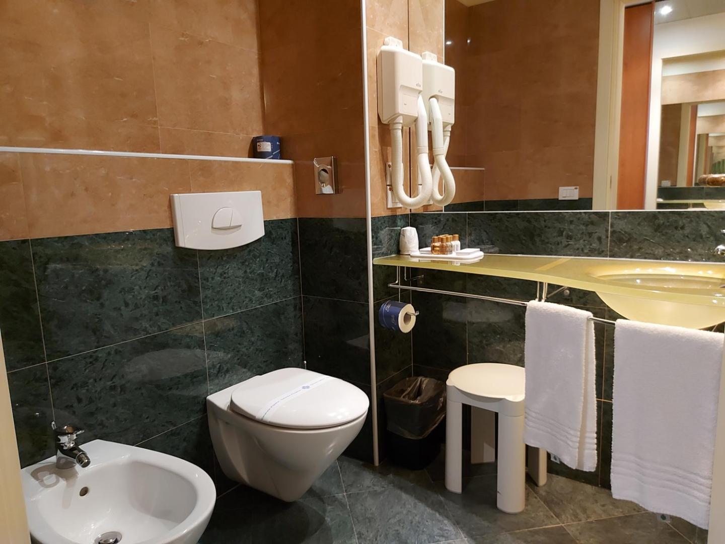 Phi Hotel Emilia Phi Hotel Emilia