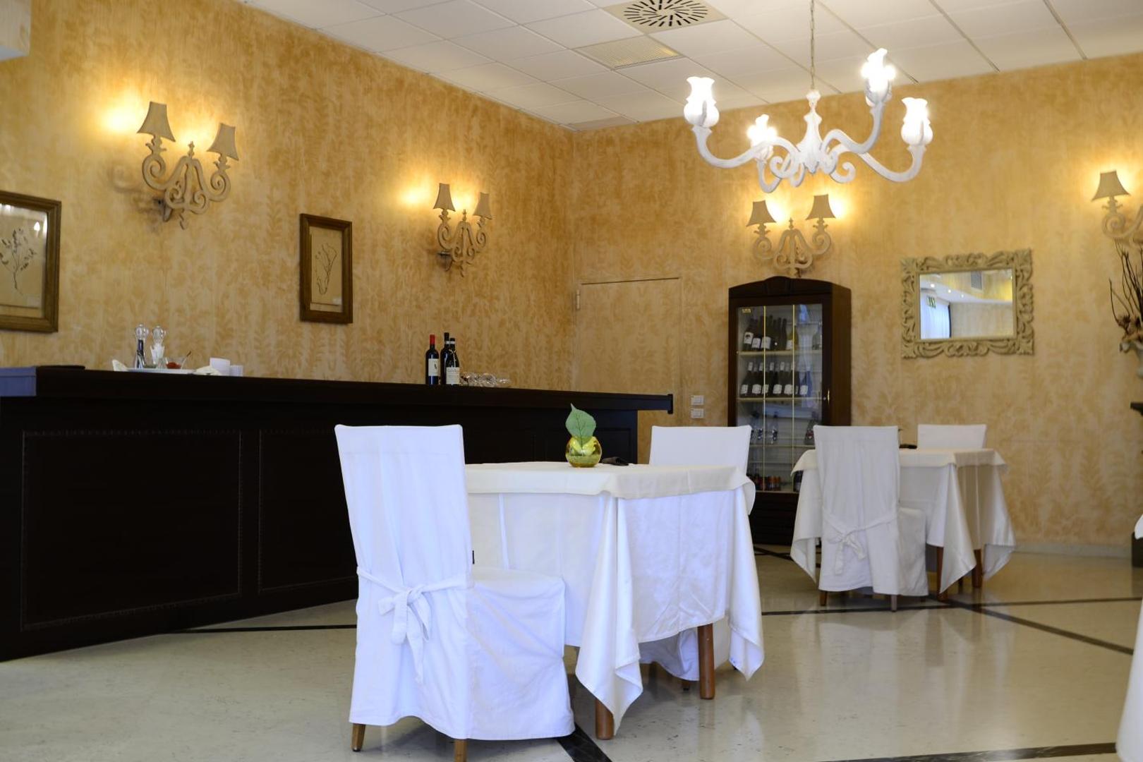 Phi Hotel Emilia Phi Hotel Emilia