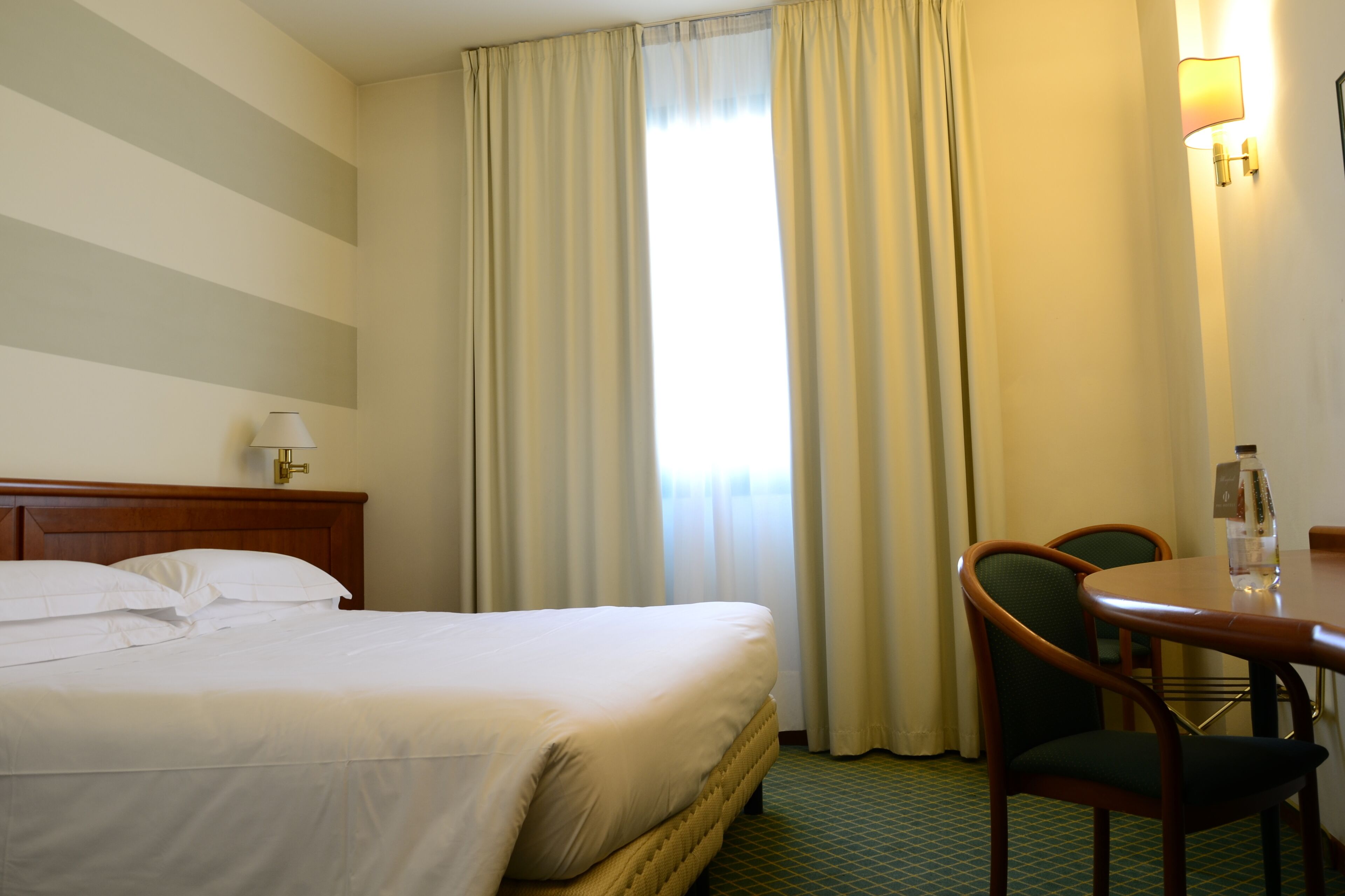 Phi Hotel Emilia Phi Hotel Emilia