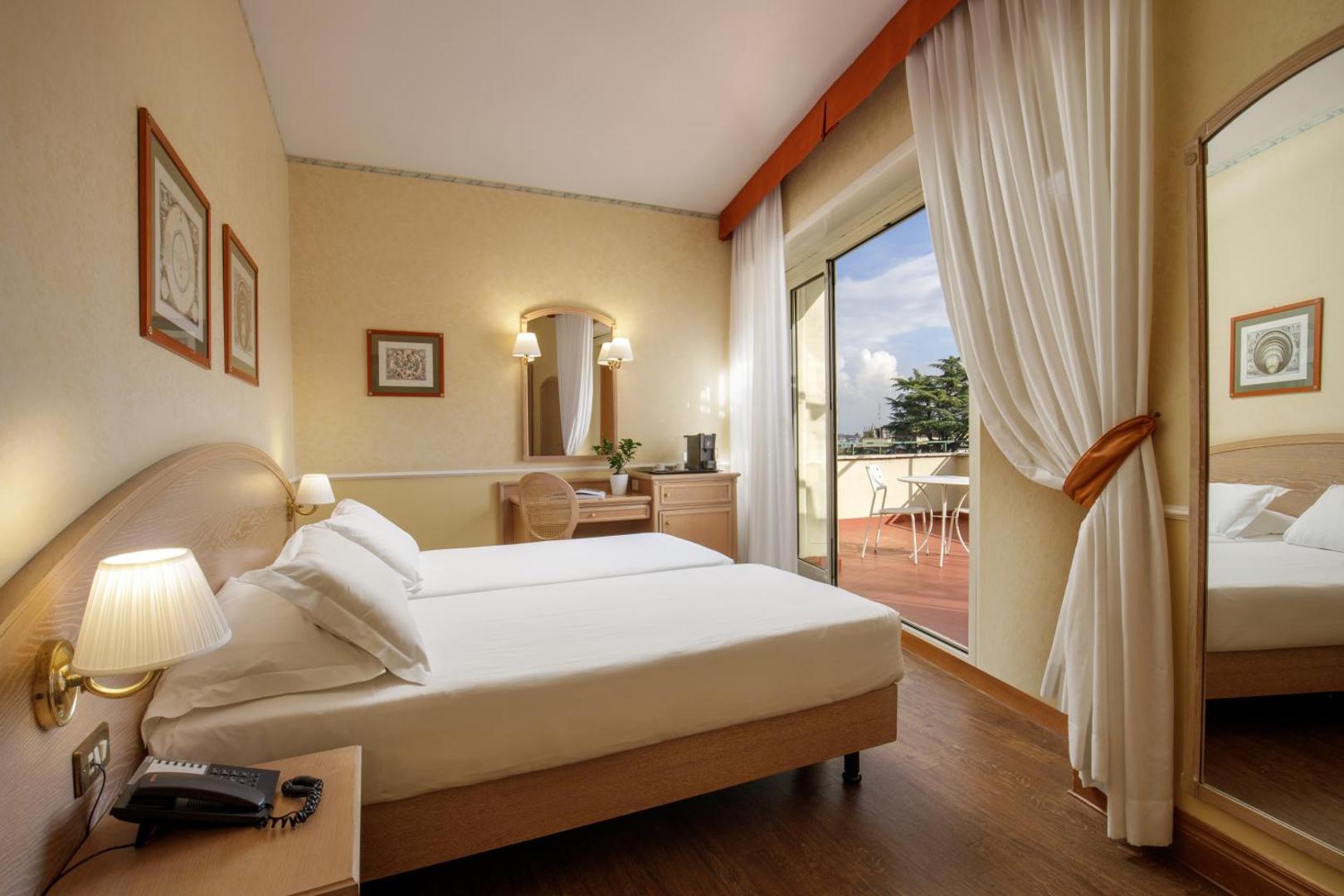 Hotel Santa Costanza Hotel Santa Costanza