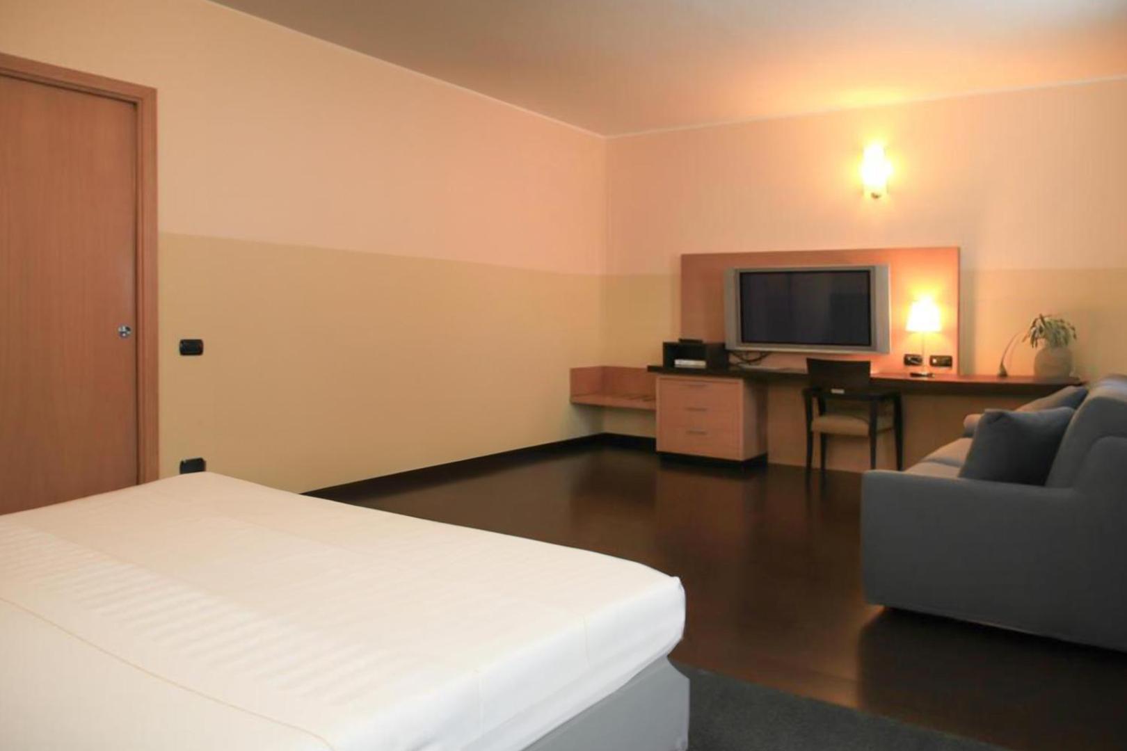 B&B HOTEL Milano Cologno Studios B&B HOTEL Milano Cologno Studios