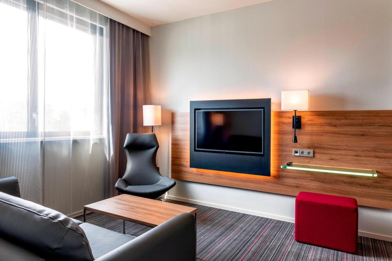 Moxy Milan Linate Airport Moxy Milan Linate Airport