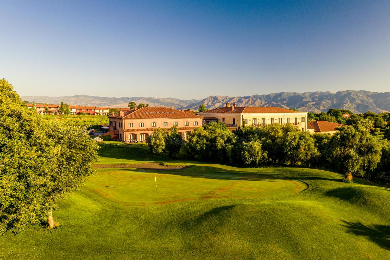 Picciolo Etna Golf Resort & Spa, Curio Collection by Hilton