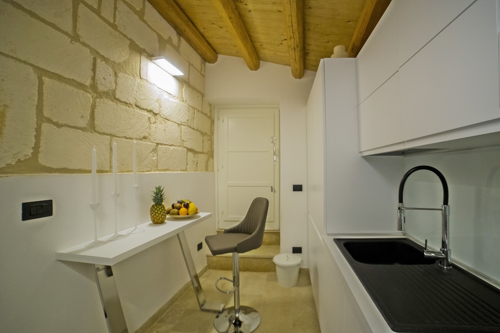 The Mansion of Heroes