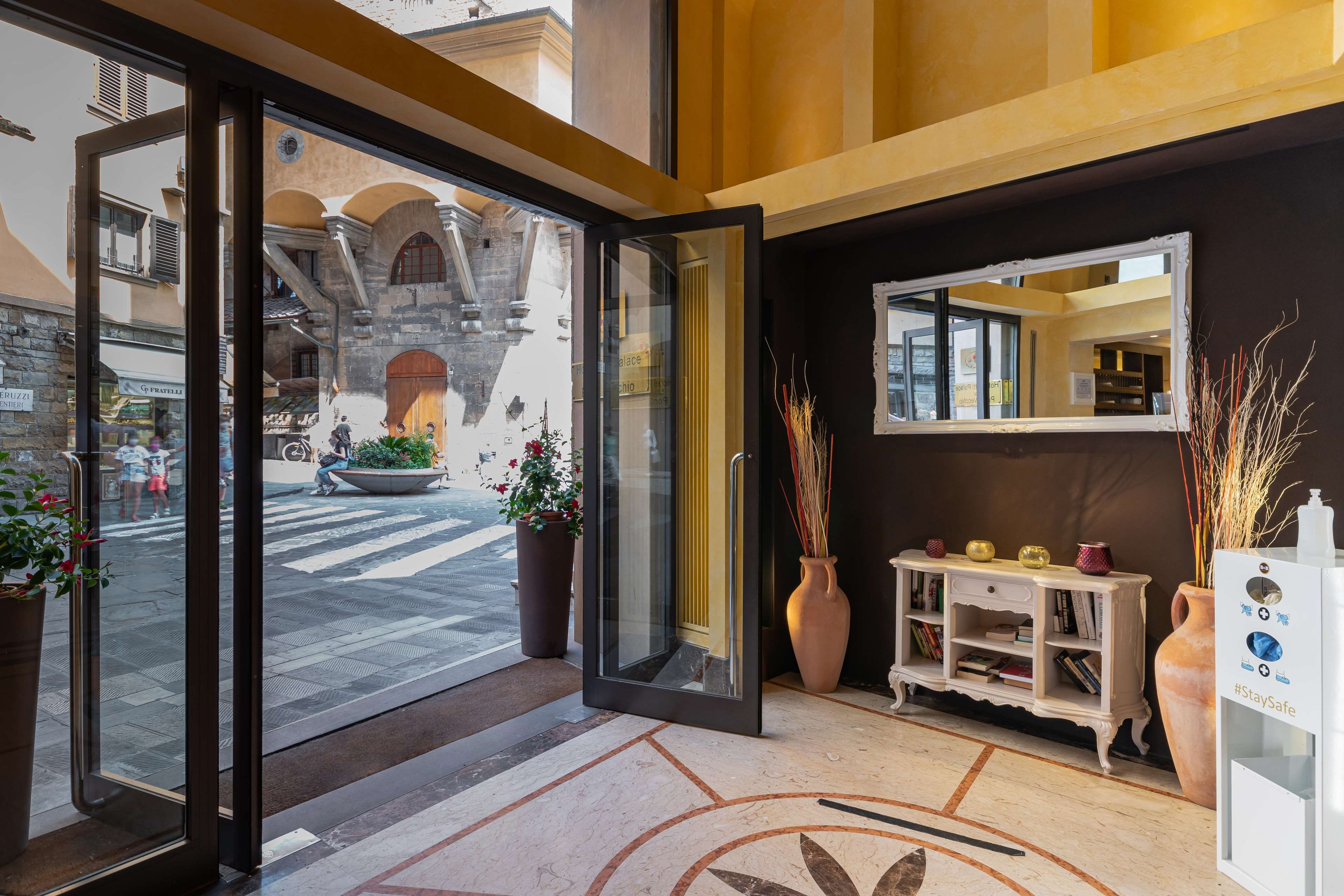 B&B HOTEL Firenze Pitti Palace al Ponte Vecchio B&B HOTEL Firenze Pitti Palace al Ponte Vecchio