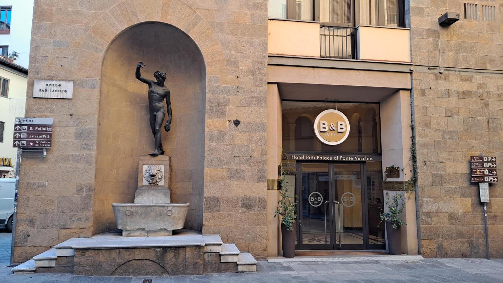 B&B HOTEL Firenze Pitti Palace al Ponte Vecchio B&B HOTEL Firenze Pitti Palace al Ponte Vecchio