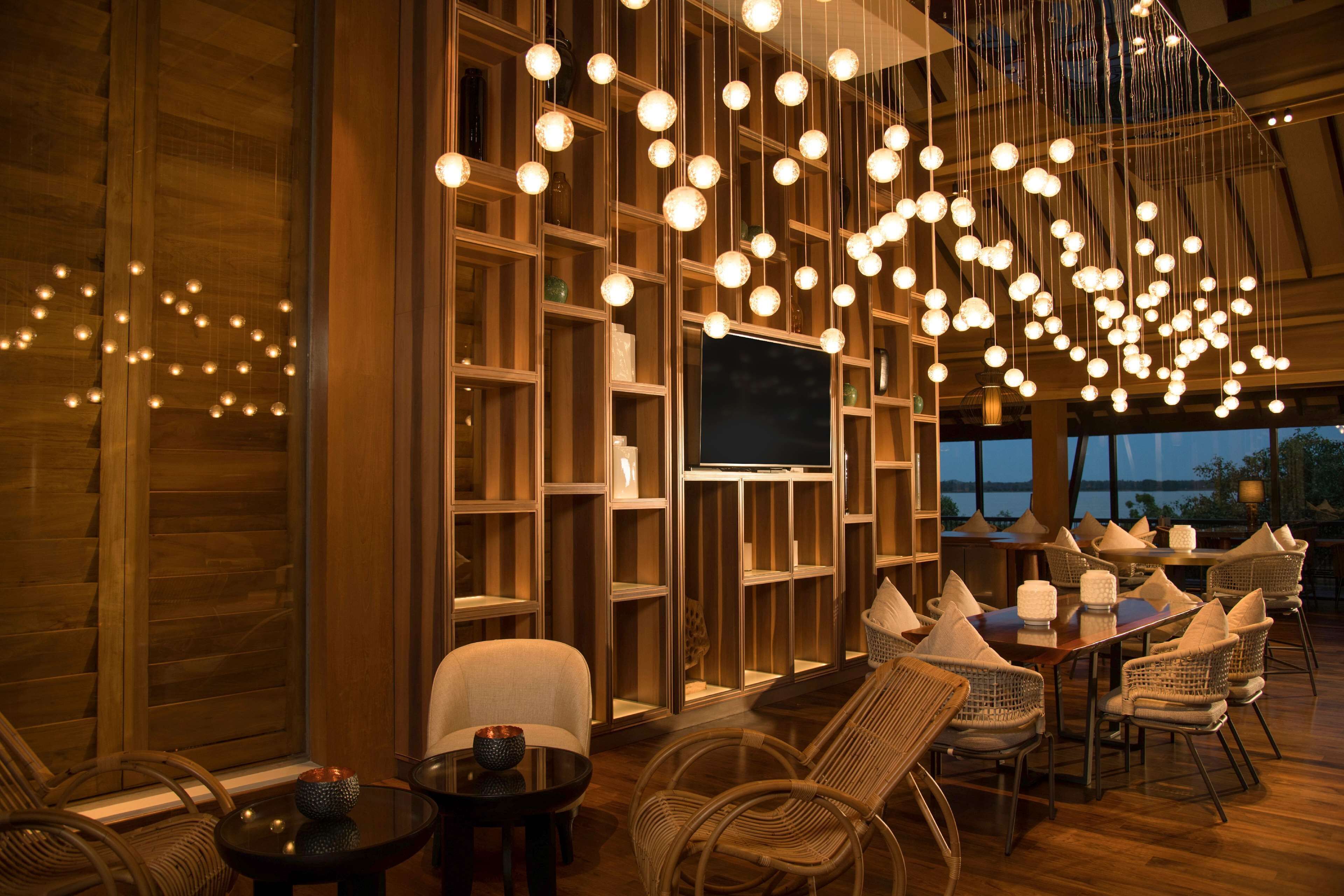 DoubleTree by Hilton Weerawila Rajawarna Resort