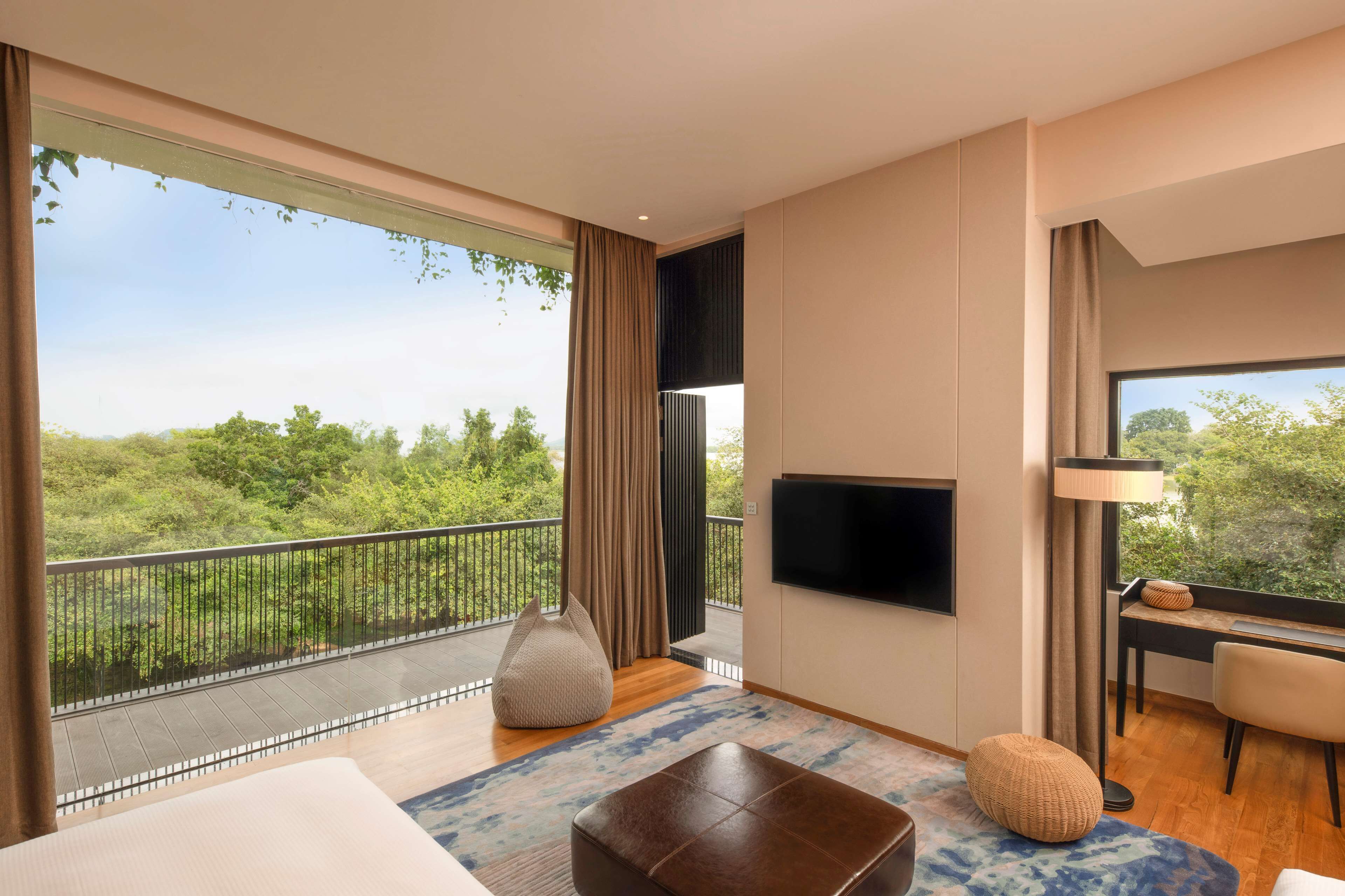 DoubleTree by Hilton Weerawila Rajawarna Resort