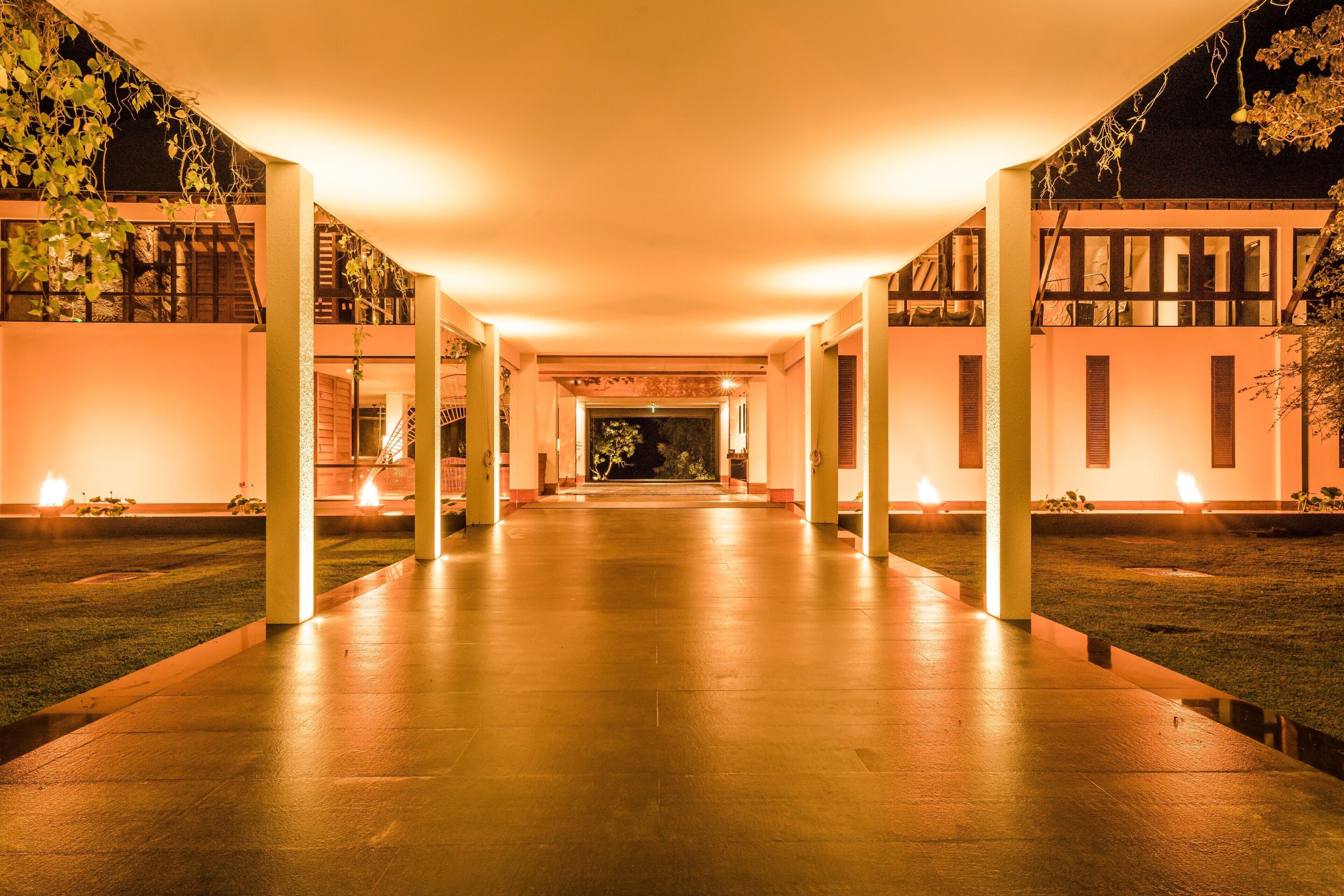 DoubleTree by Hilton Weerawila Rajawarna Resort