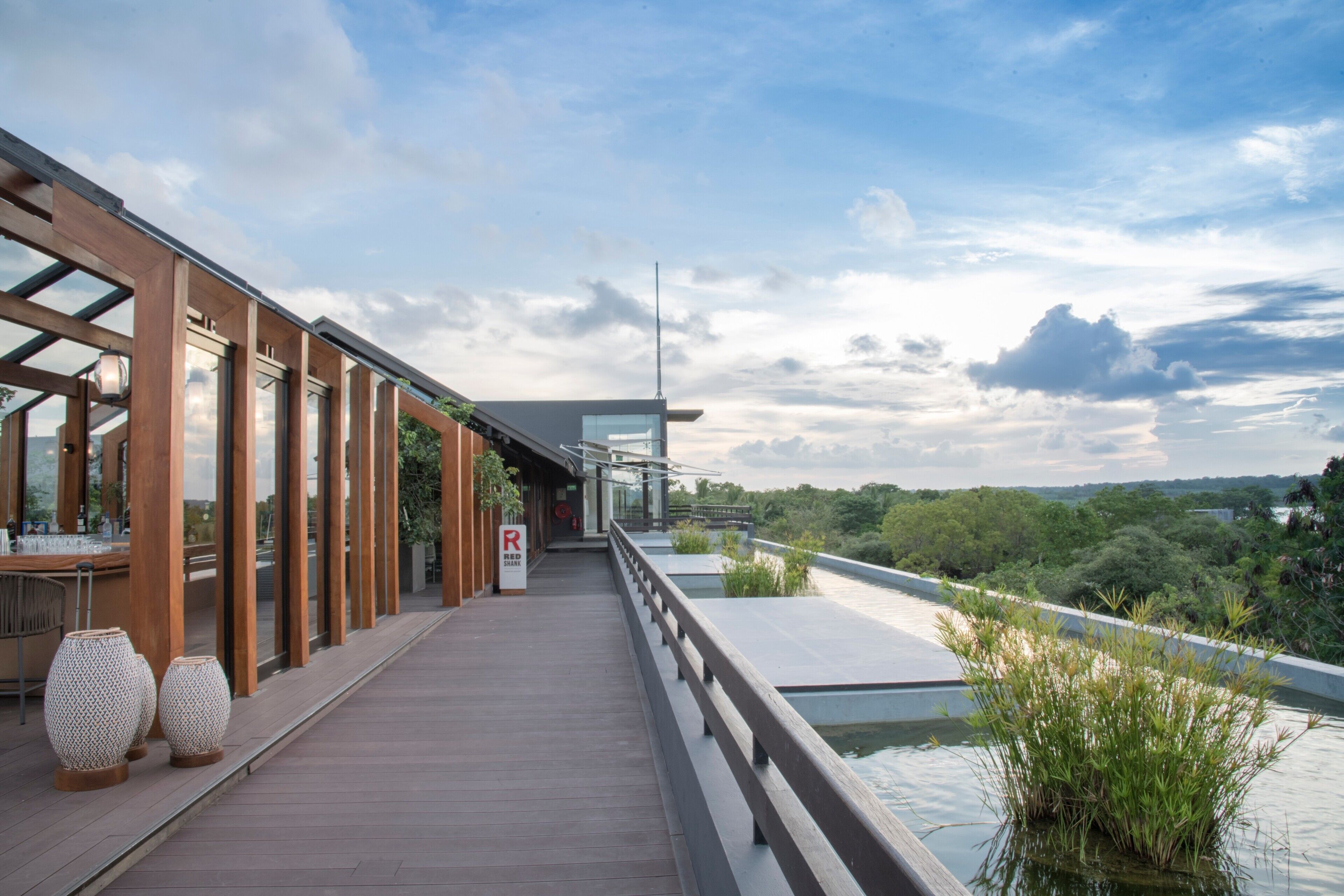 DoubleTree by Hilton Weerawila Rajawarna Resort