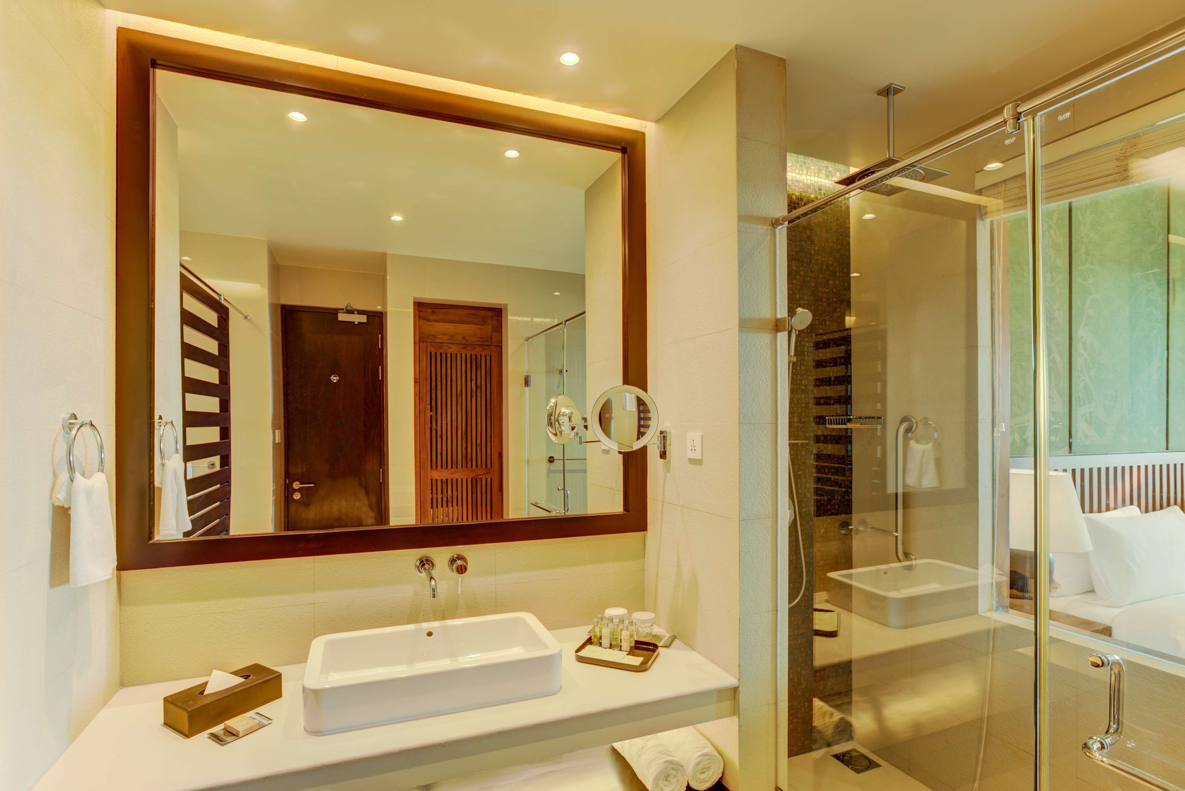 DoubleTree by Hilton Weerawila Rajawarna Resort