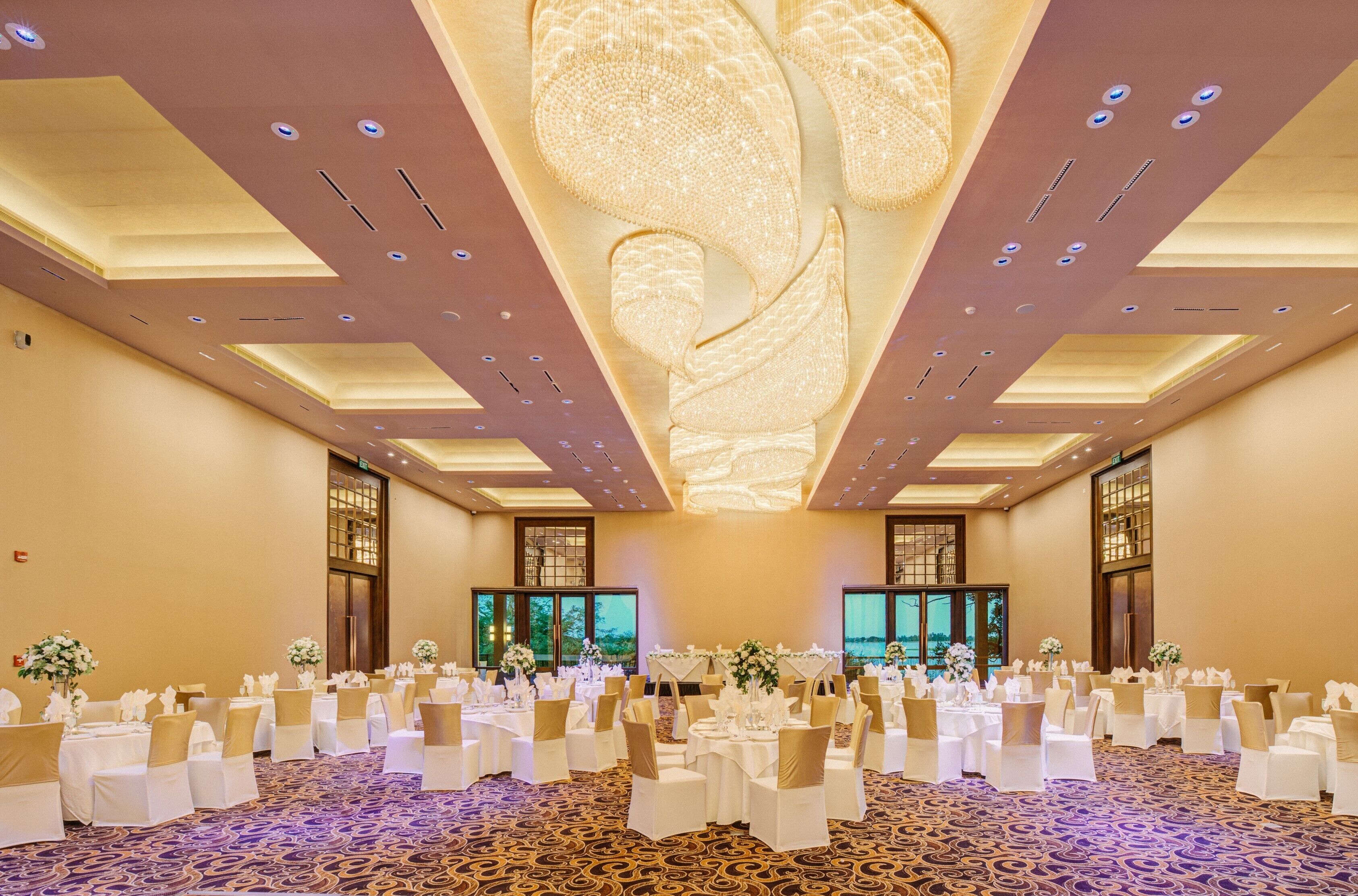 DoubleTree by Hilton Weerawila Rajawarna Resort