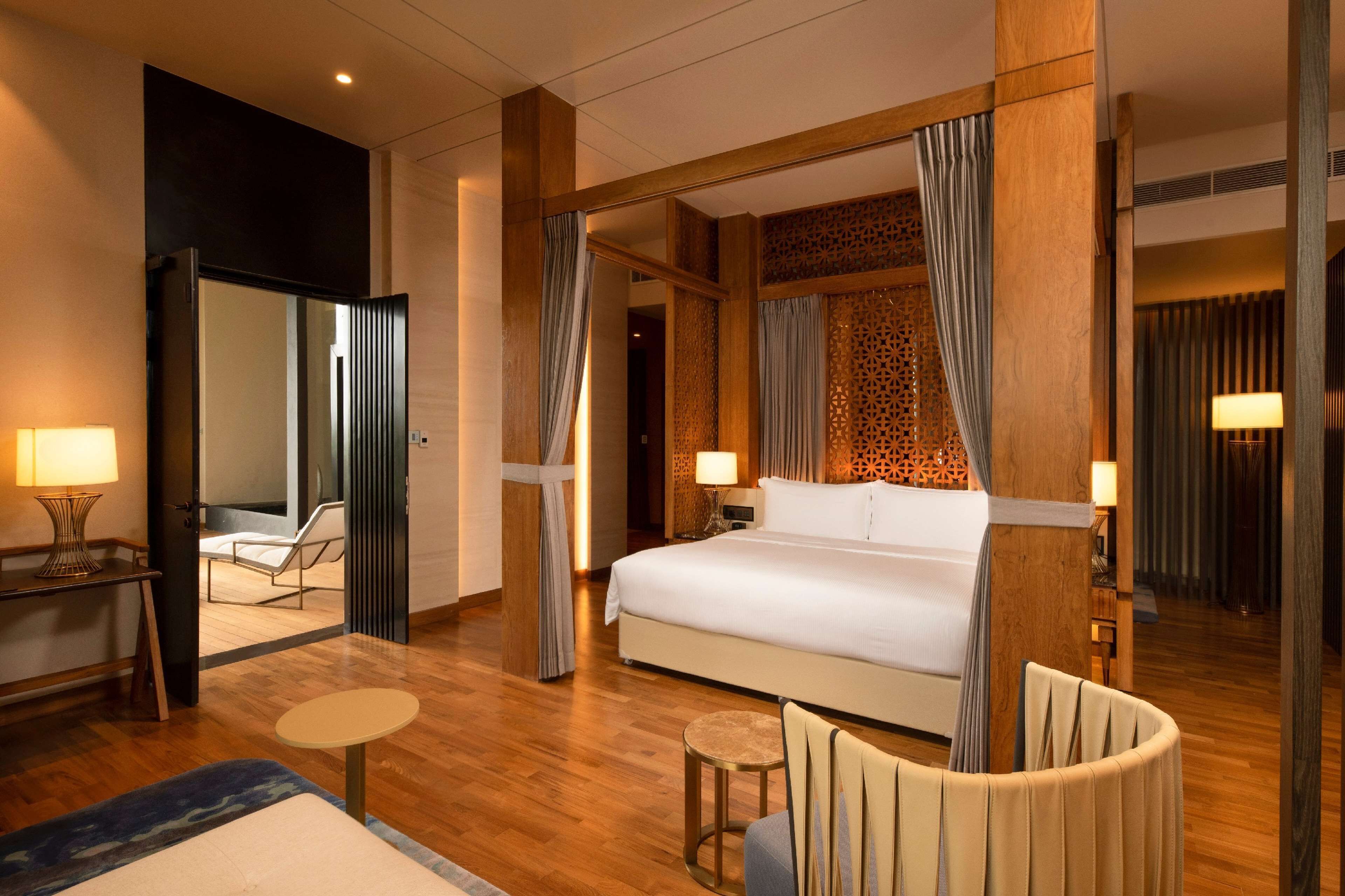 DoubleTree by Hilton Weerawila Rajawarna Resort