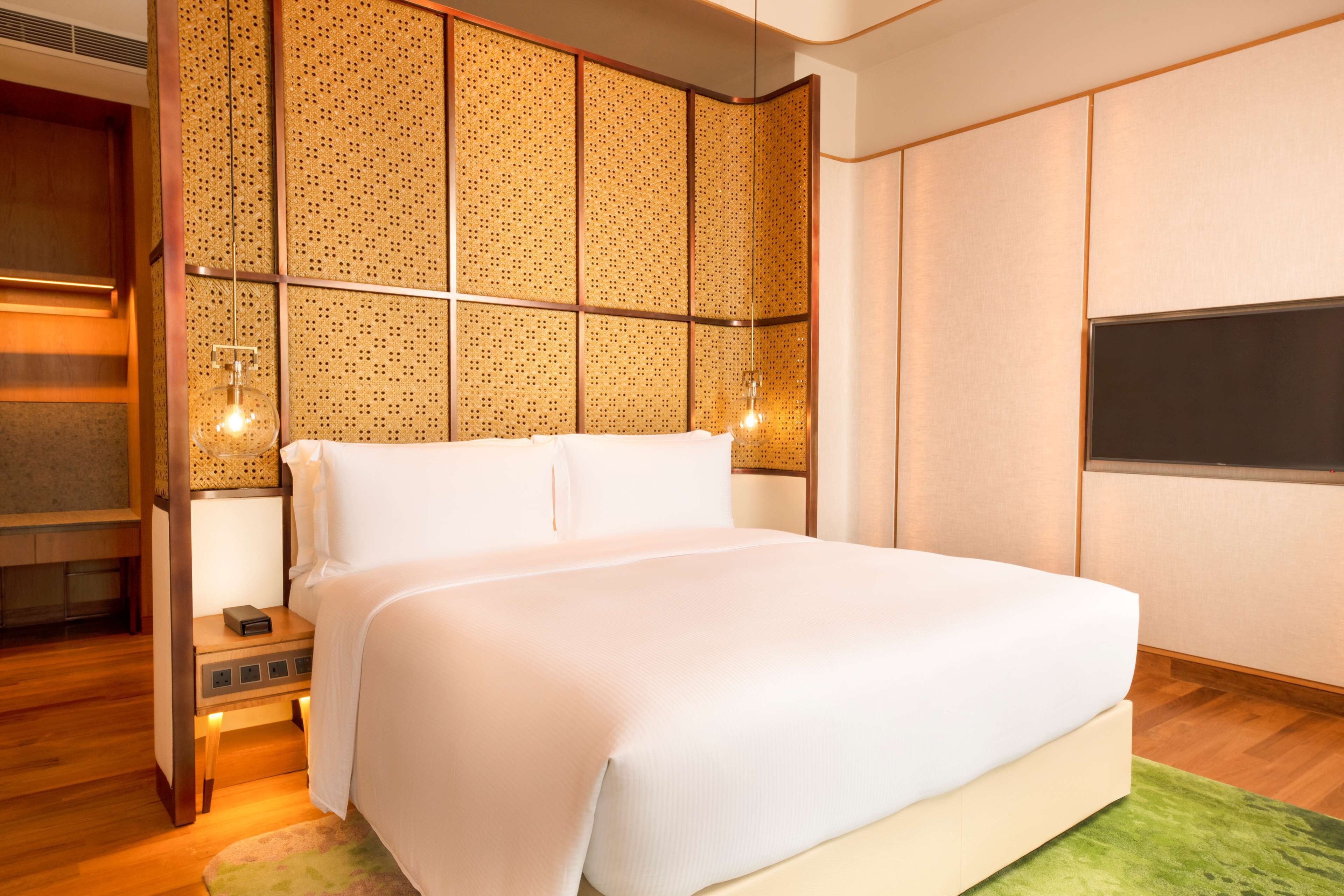 DoubleTree by Hilton Weerawila Rajawarna Resort