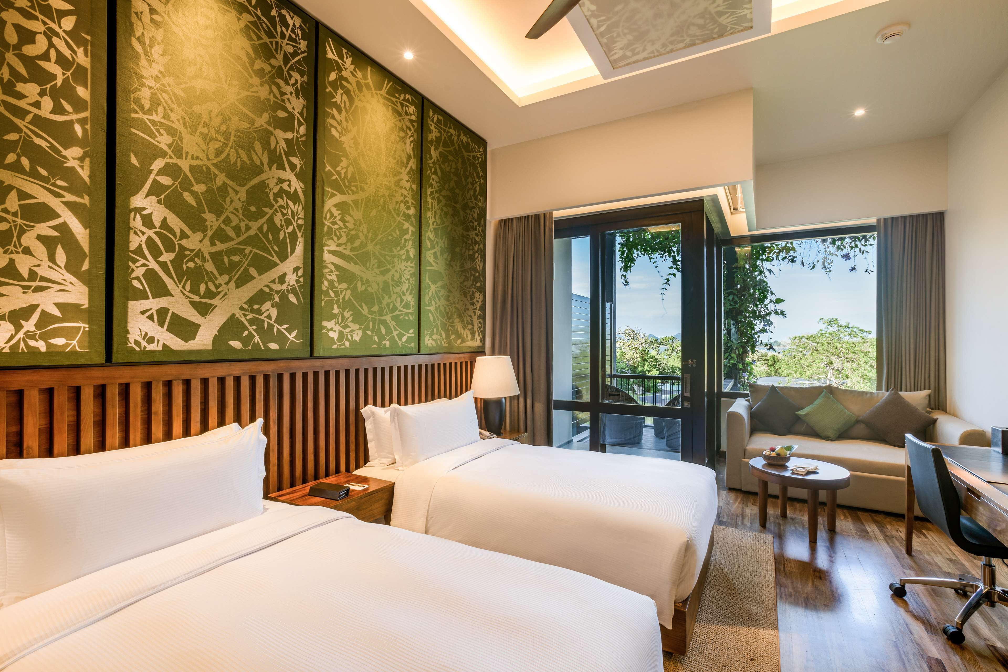 DoubleTree by Hilton Weerawila Rajawarna Resort