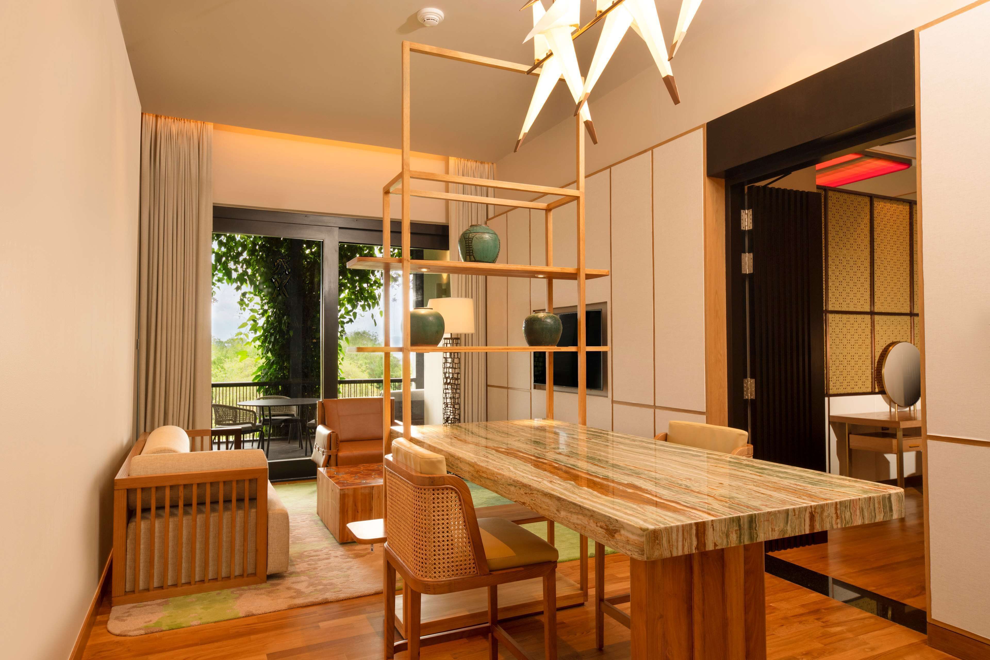 DoubleTree by Hilton Weerawila Rajawarna Resort