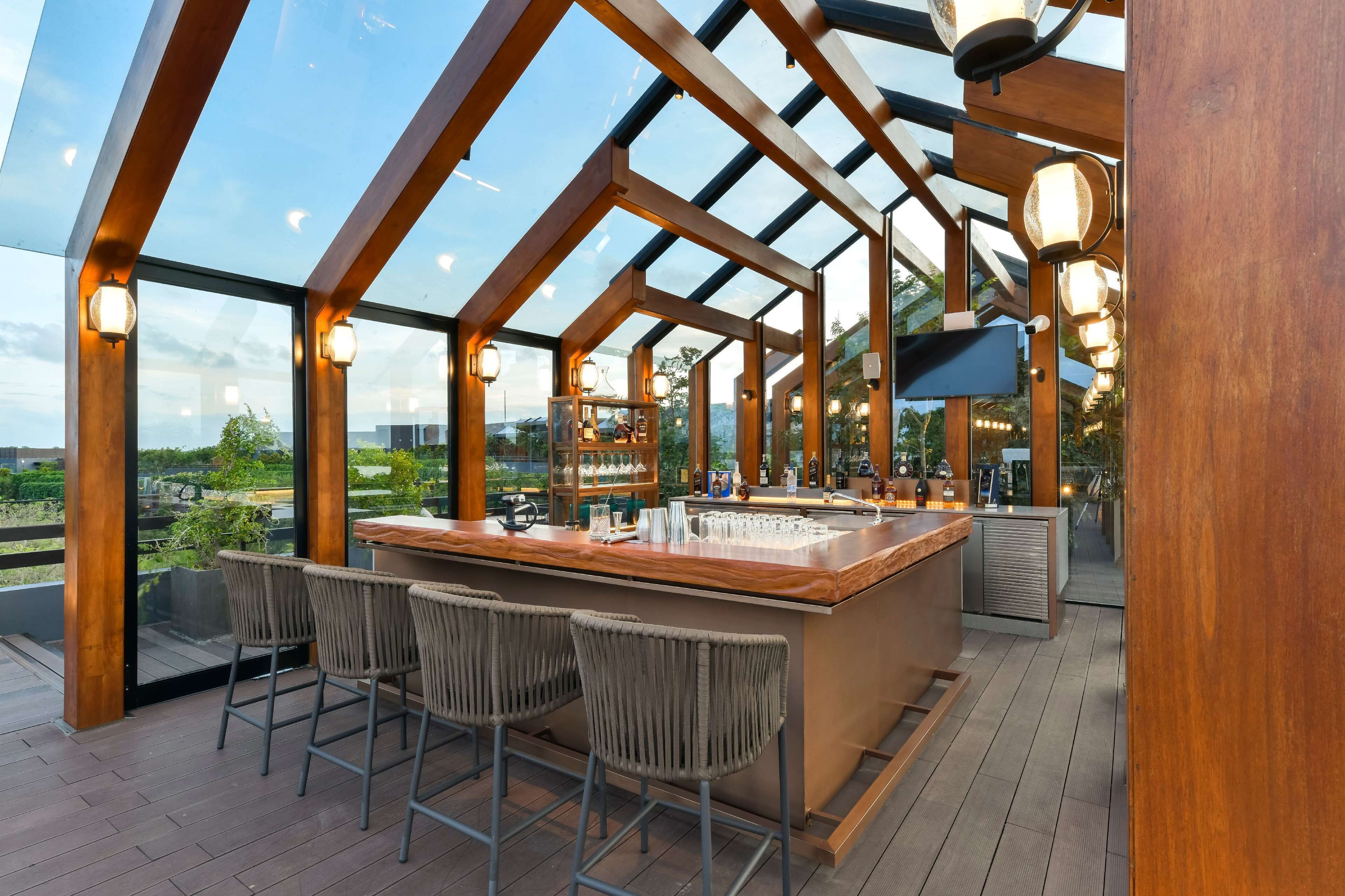 DoubleTree by Hilton Weerawila Rajawarna Resort