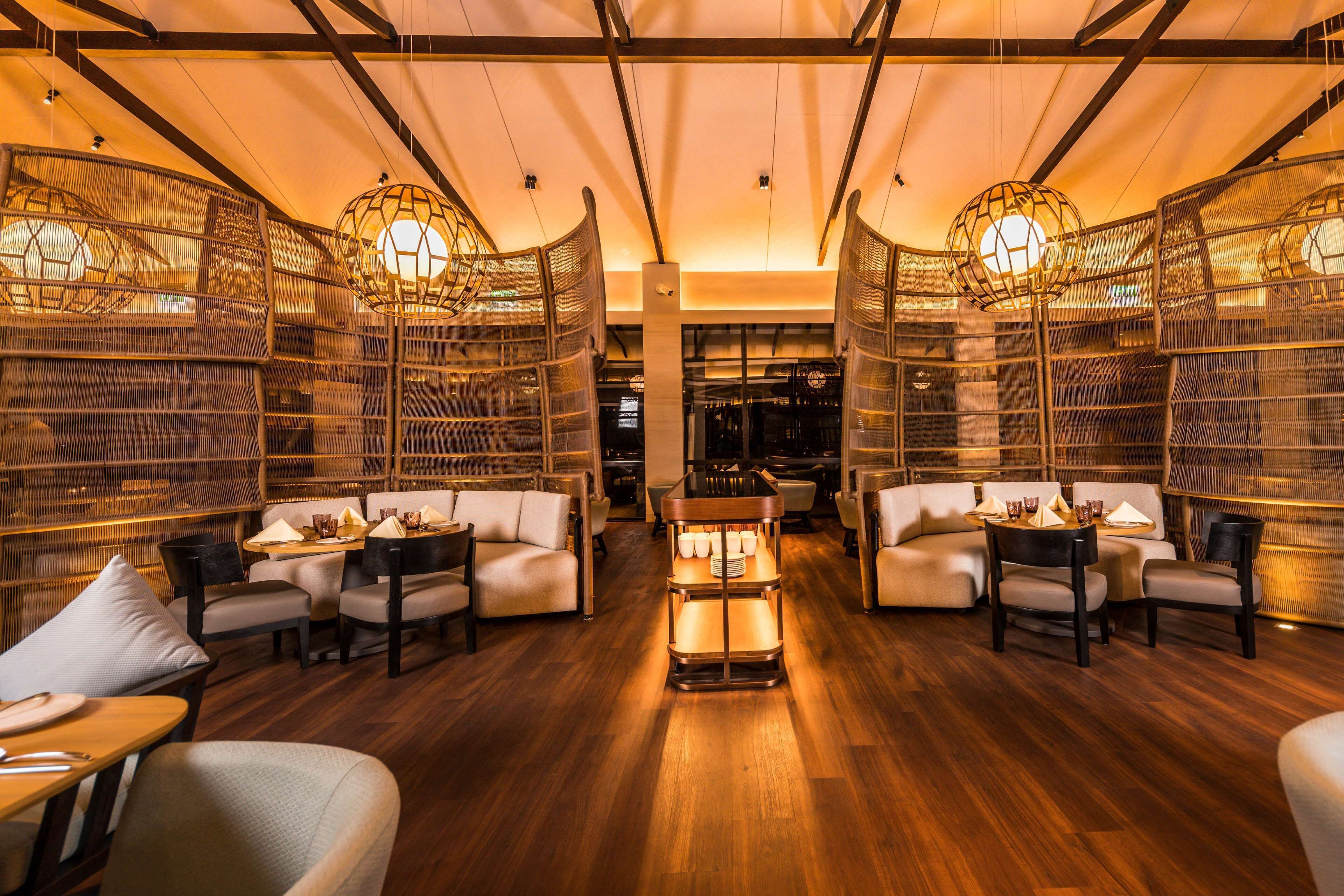 DoubleTree by Hilton Weerawila Rajawarna Resort