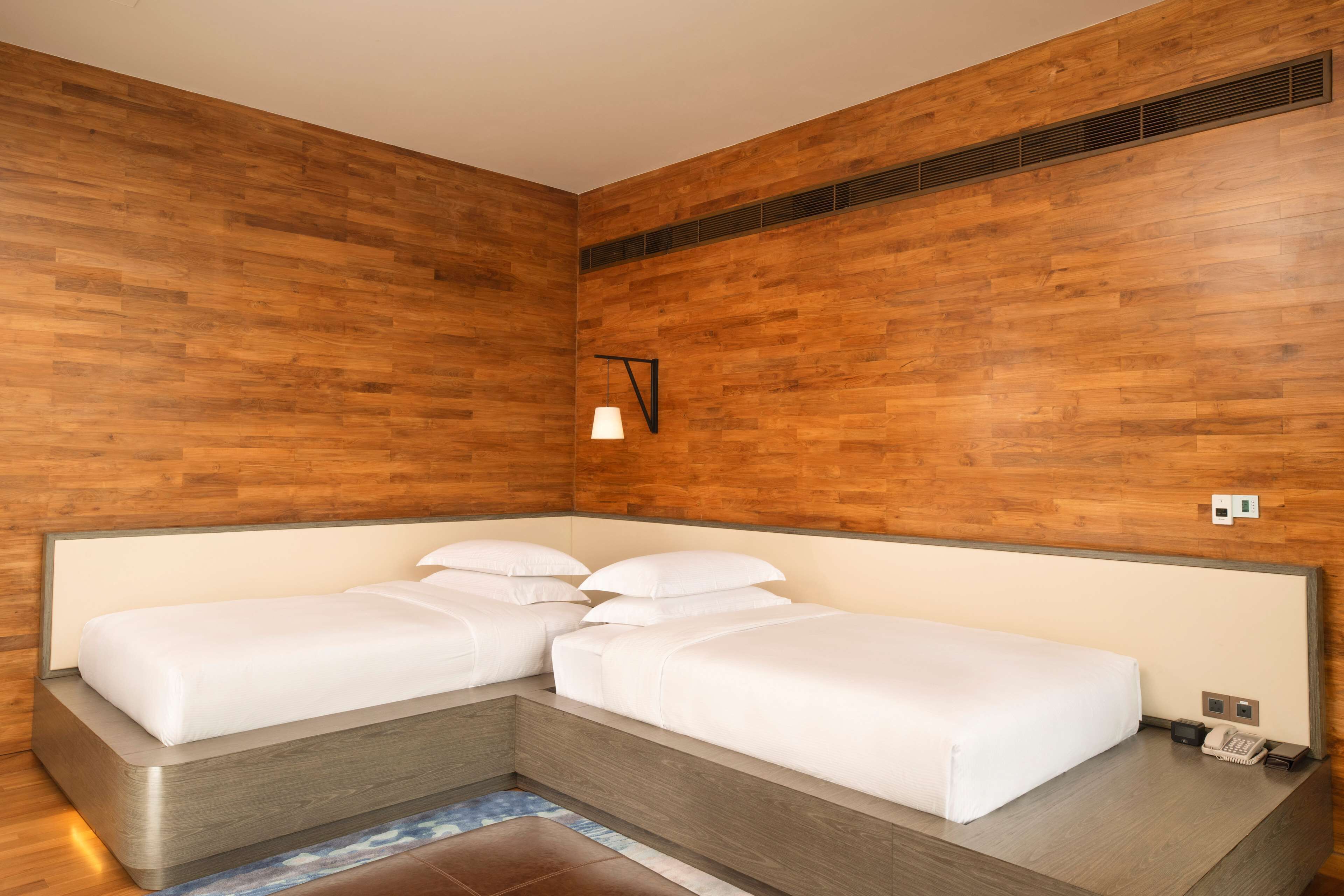 DoubleTree by Hilton Weerawila Rajawarna Resort