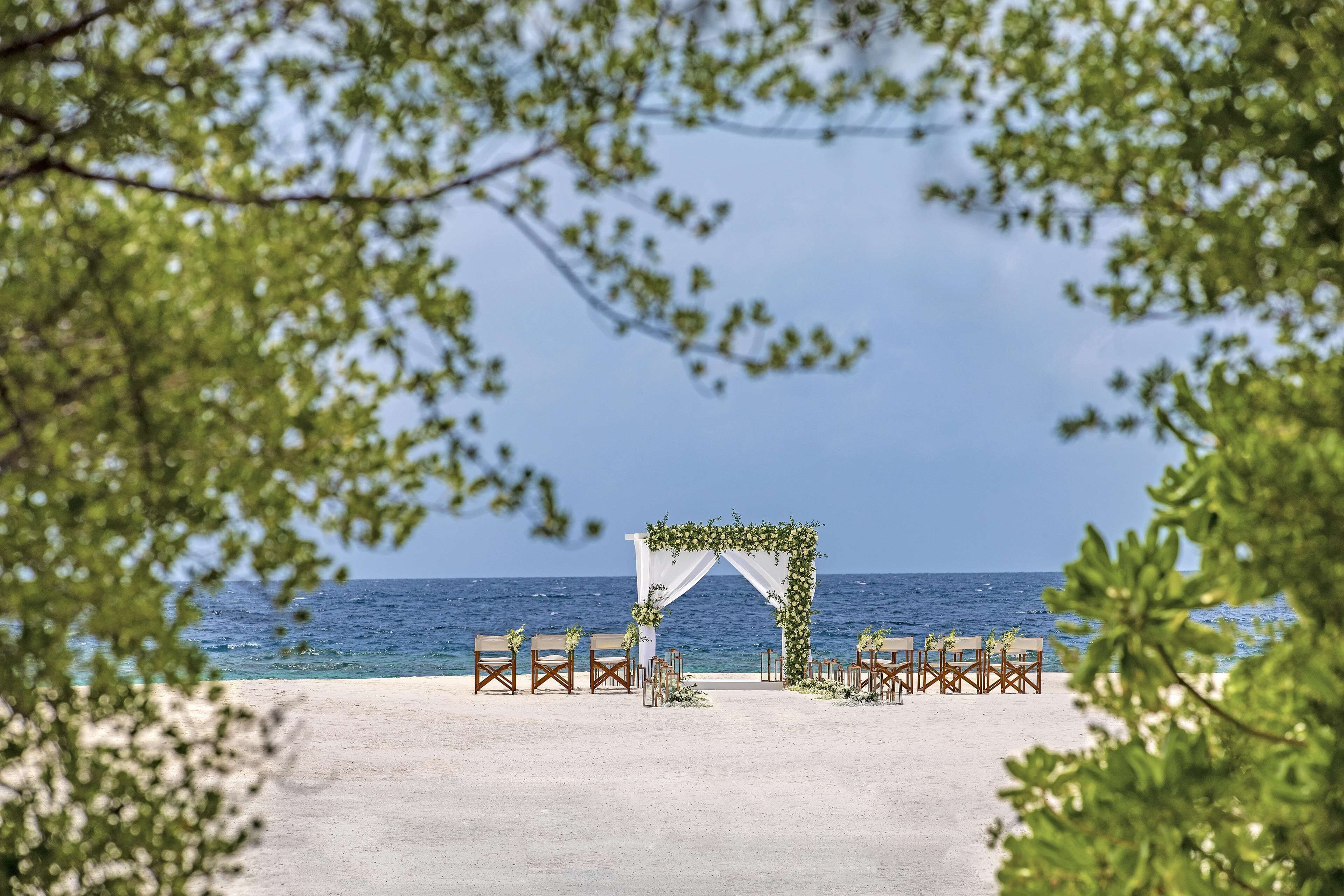 Anantara Kihavah Maldives Villas Anantara Kihavah Maldives Villas