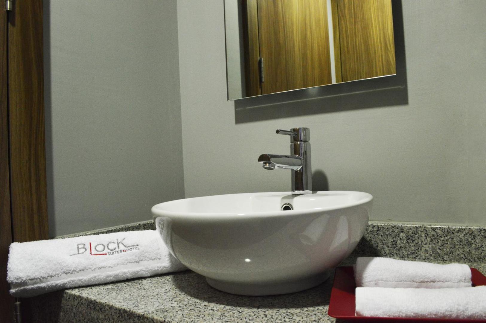 Hotel Block Suites Hotel Block Suites