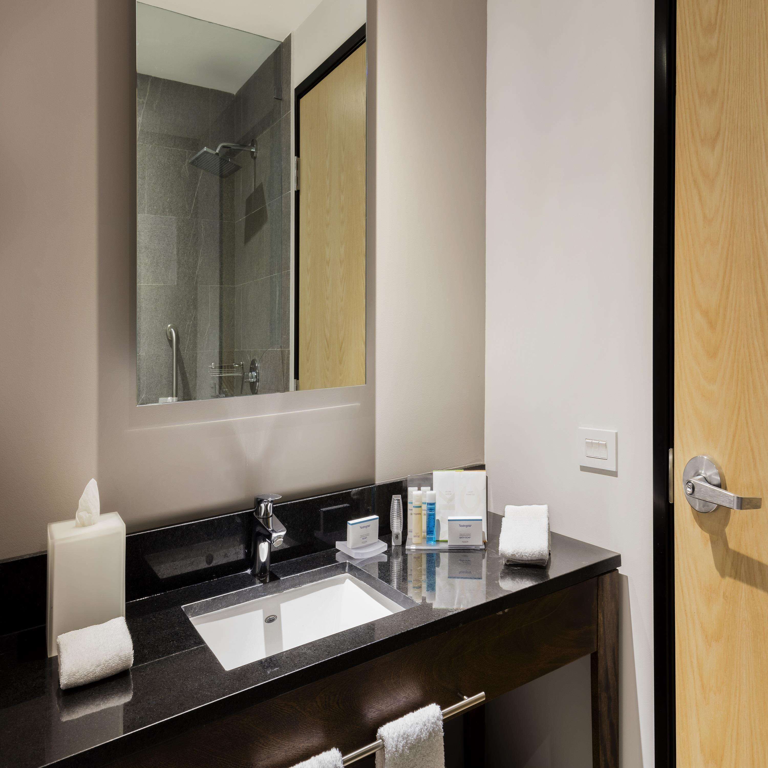 Hampton Inn by Hilton Cancun Cumbres Hampton Inn by Hilton Cancun Cumbres