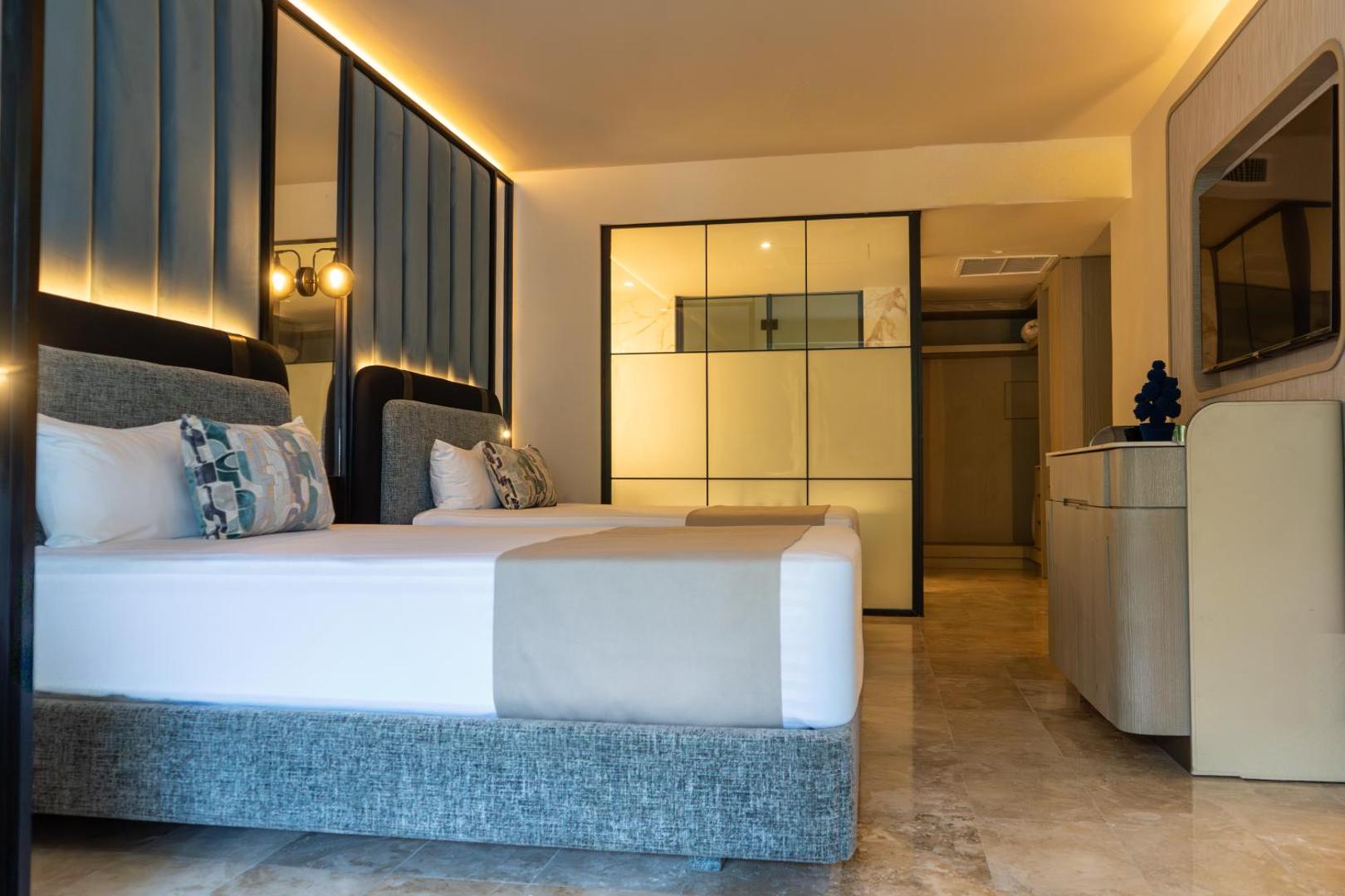 Grand Sunset Princess