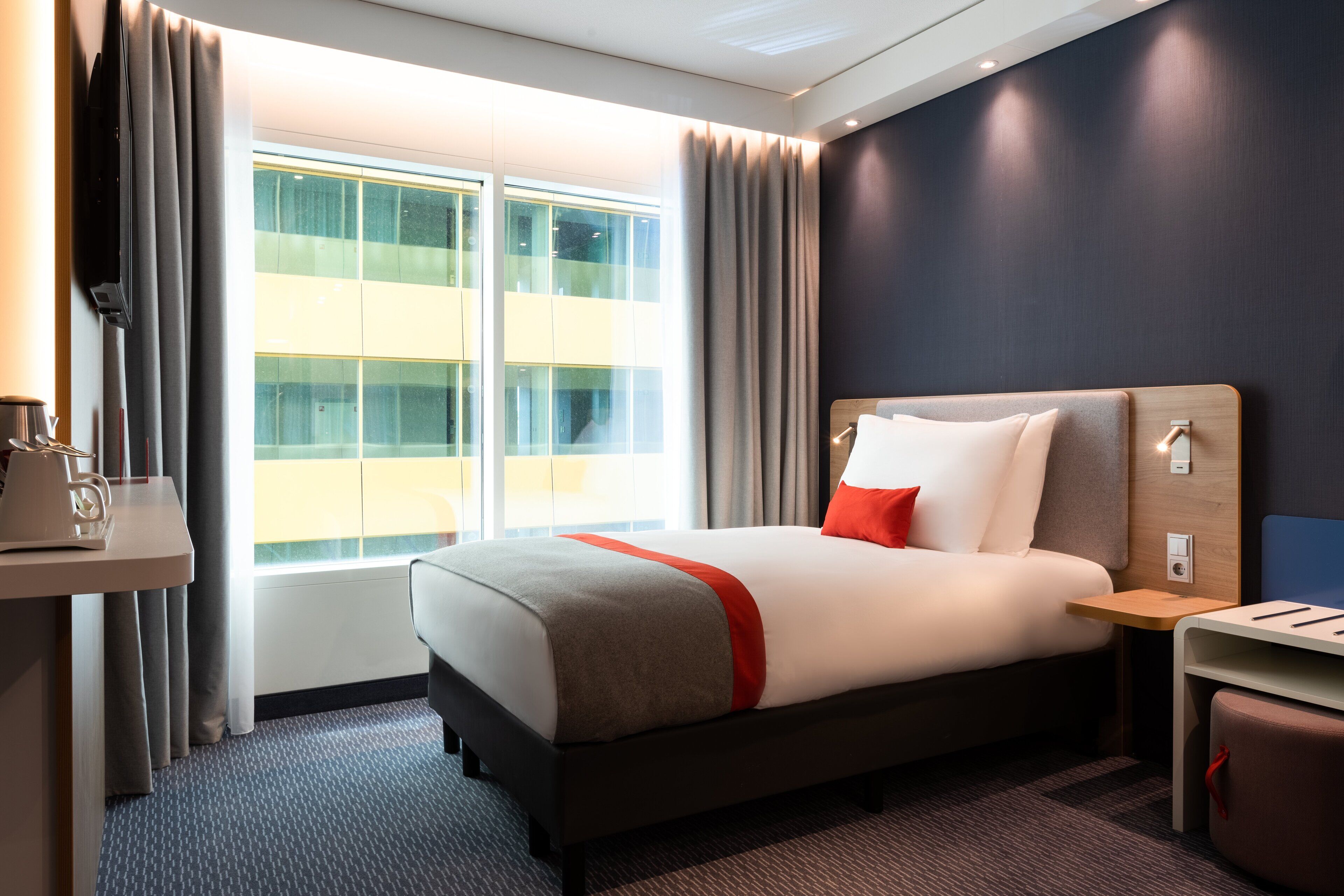 Holiday Inn Express Amsterdam - North Riverside Holiday Inn Express Amsterdam - North Riverside