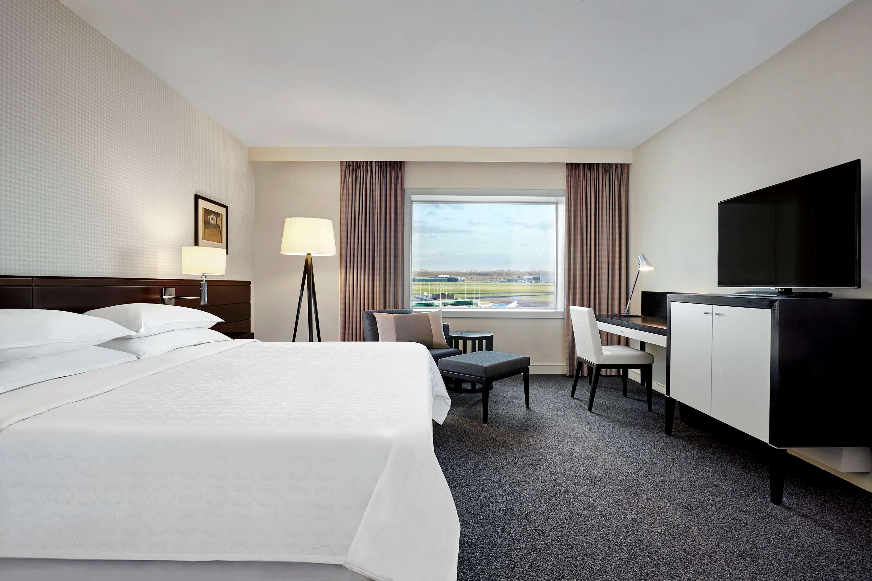 Sheraton Amsterdam Airport Hotel and Conference Center Sheraton Amsterdam Airport Hotel and Conference Center