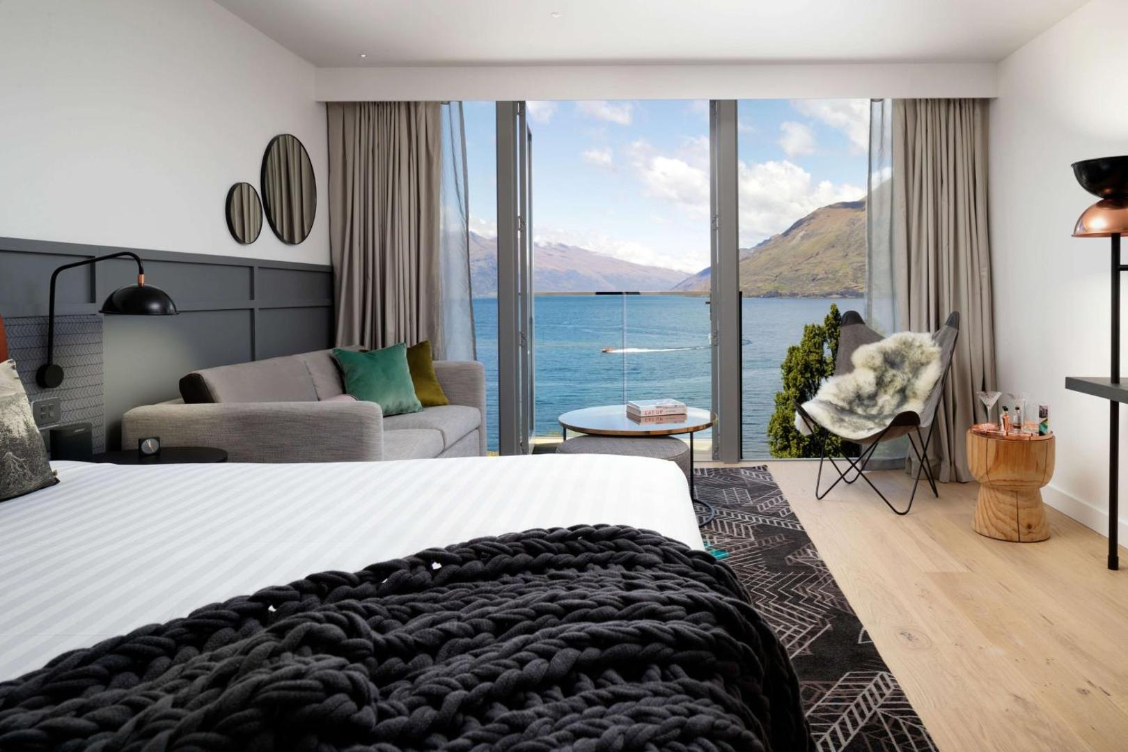 QT Queenstown QT Queenstown