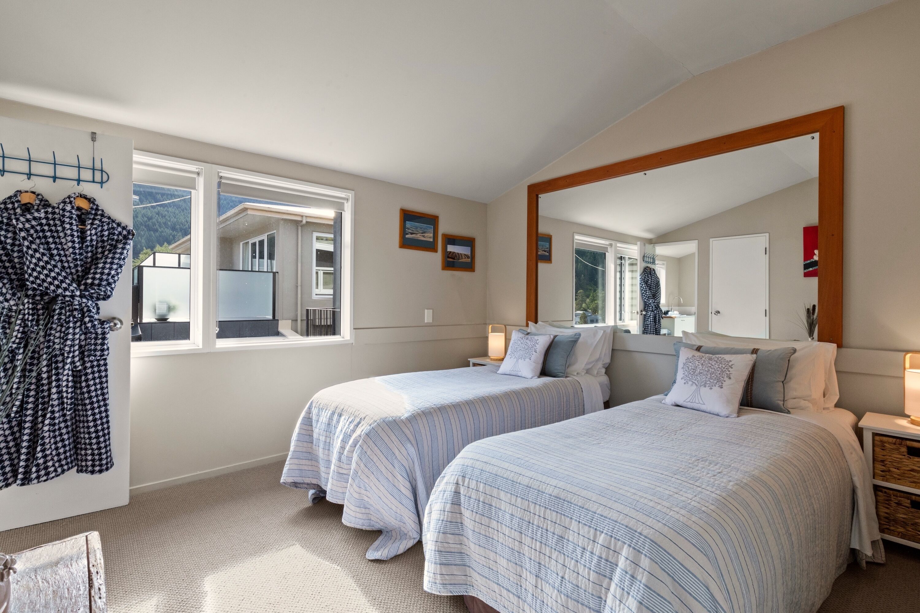 Queenstown House Boutique Bed & Breakfast & Apartments Queenstown House Boutique Bed & Breakfast & Apartments