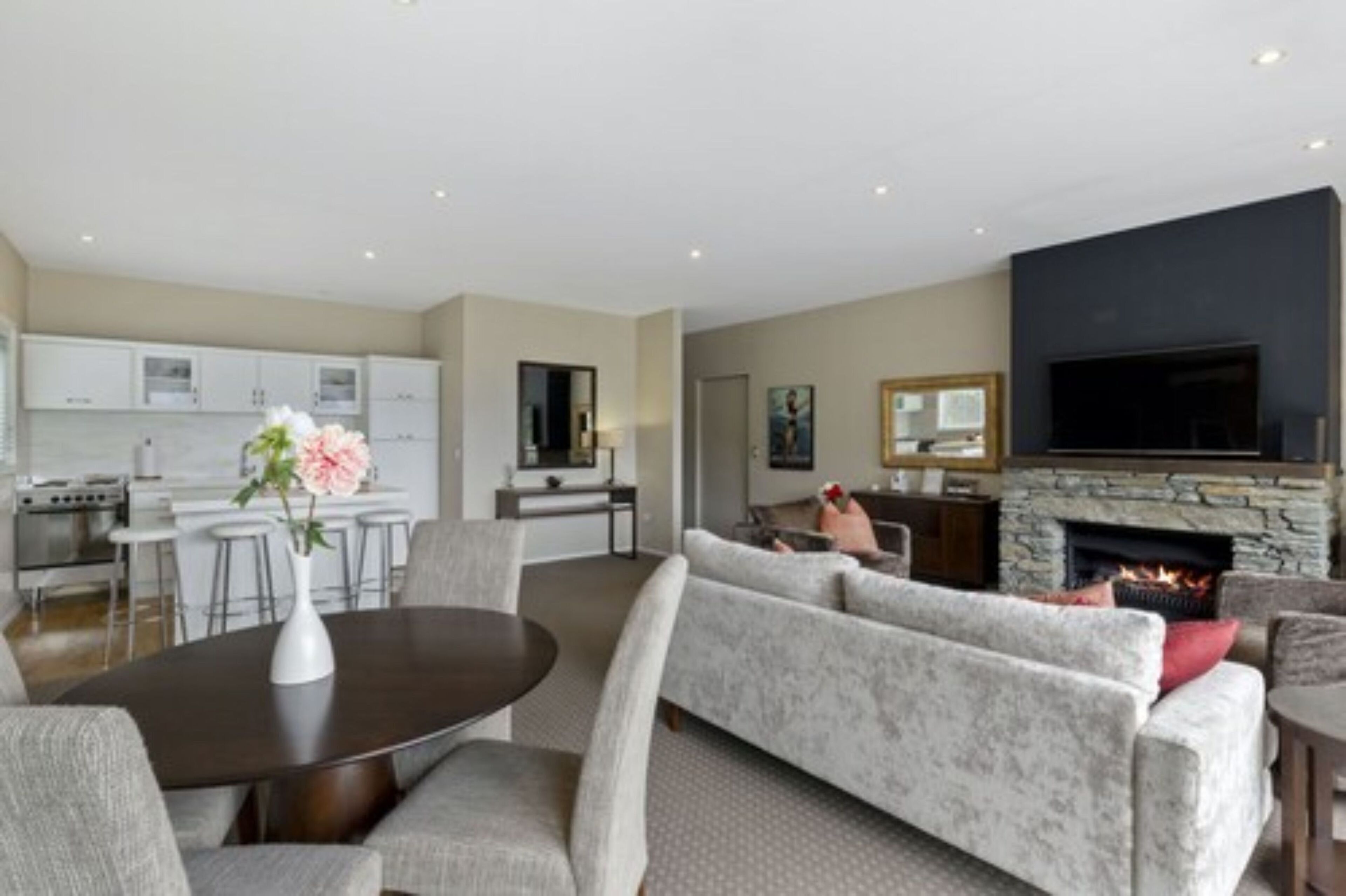Queenstown House Boutique Bed & Breakfast & Apartments Queenstown House Boutique Bed & Breakfast & Apartments