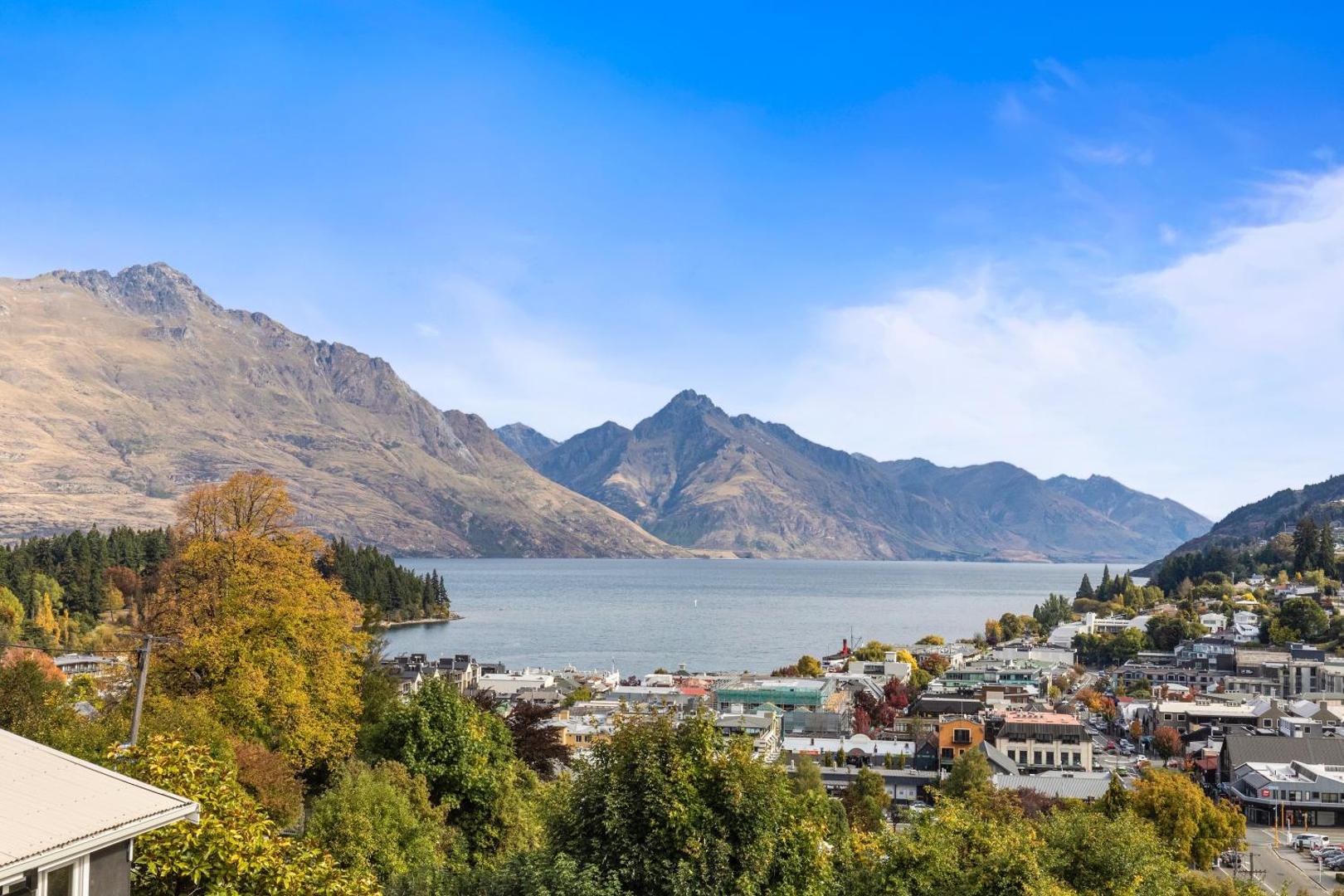 Queenstown House Boutique Bed & Breakfast & Apartments Queenstown House Boutique Bed & Breakfast & Apartments