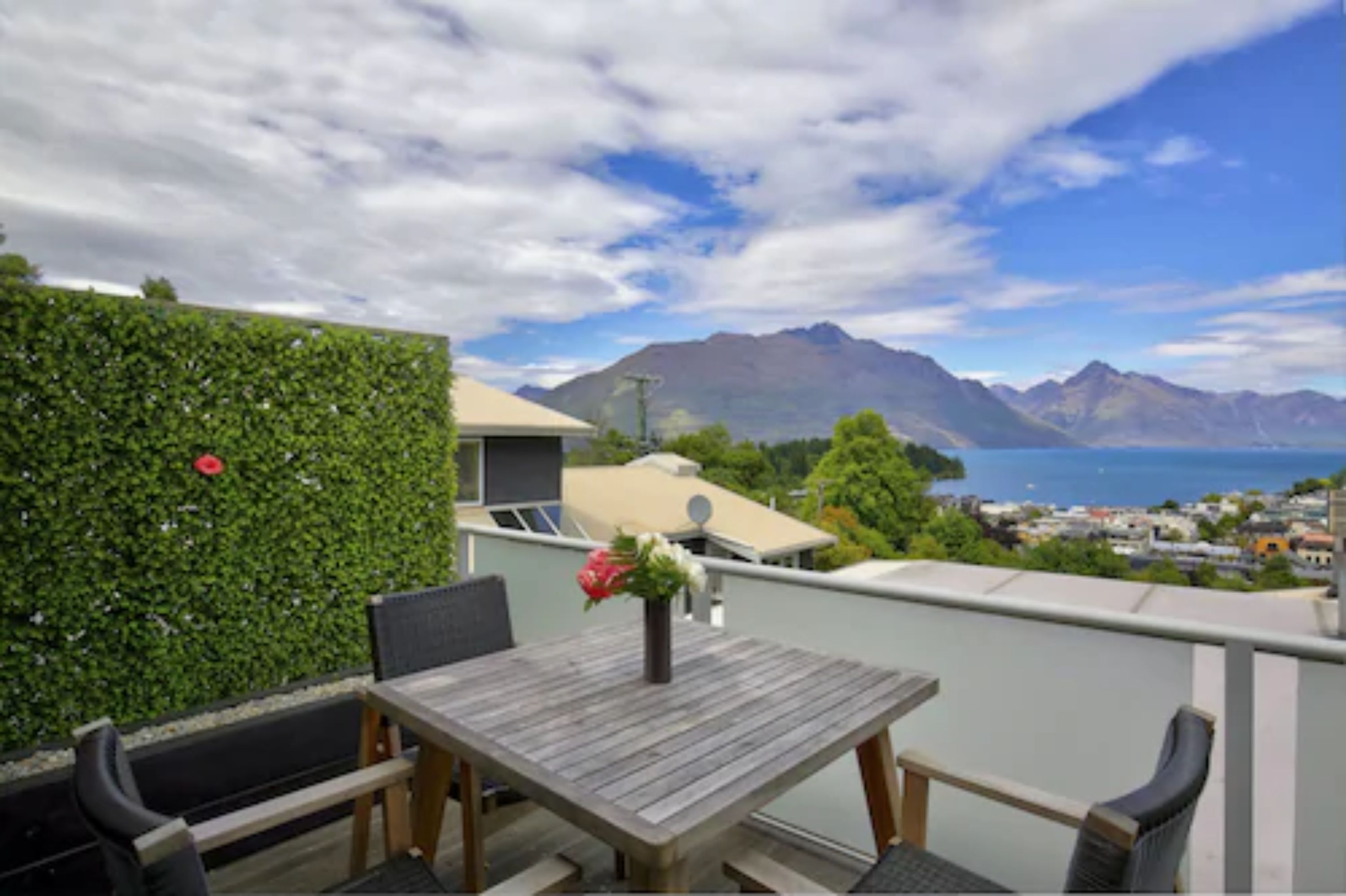 Queenstown House Boutique Bed & Breakfast & Apartments Queenstown House Boutique Bed & Breakfast & Apartments