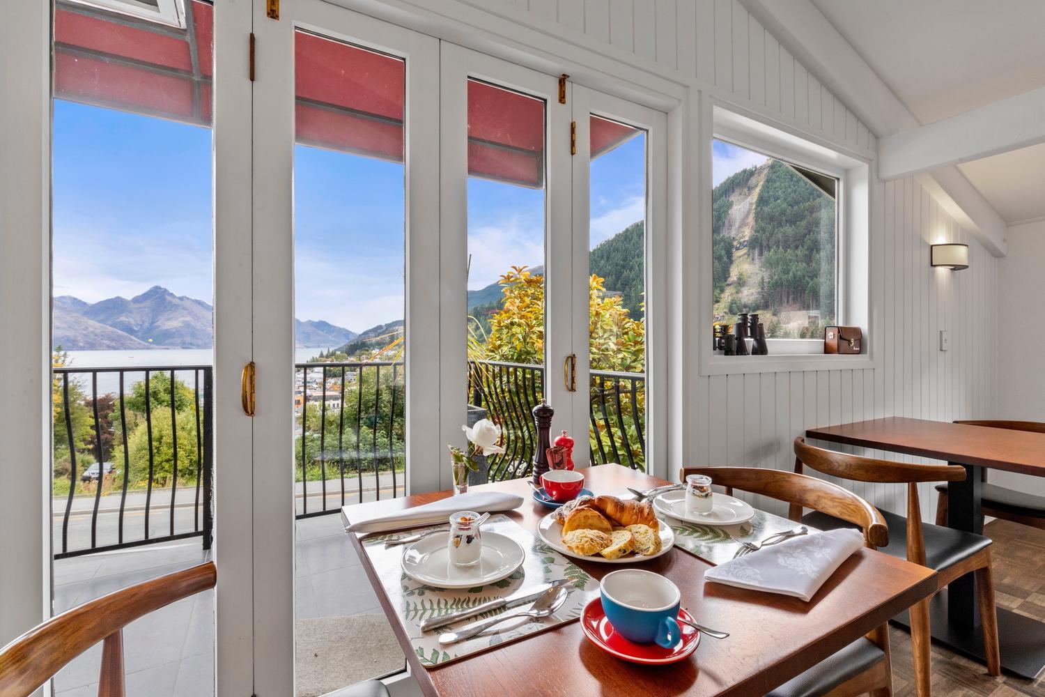 Queenstown House Boutique Bed & Breakfast & Apartments Queenstown House Boutique Bed & Breakfast & Apartments
