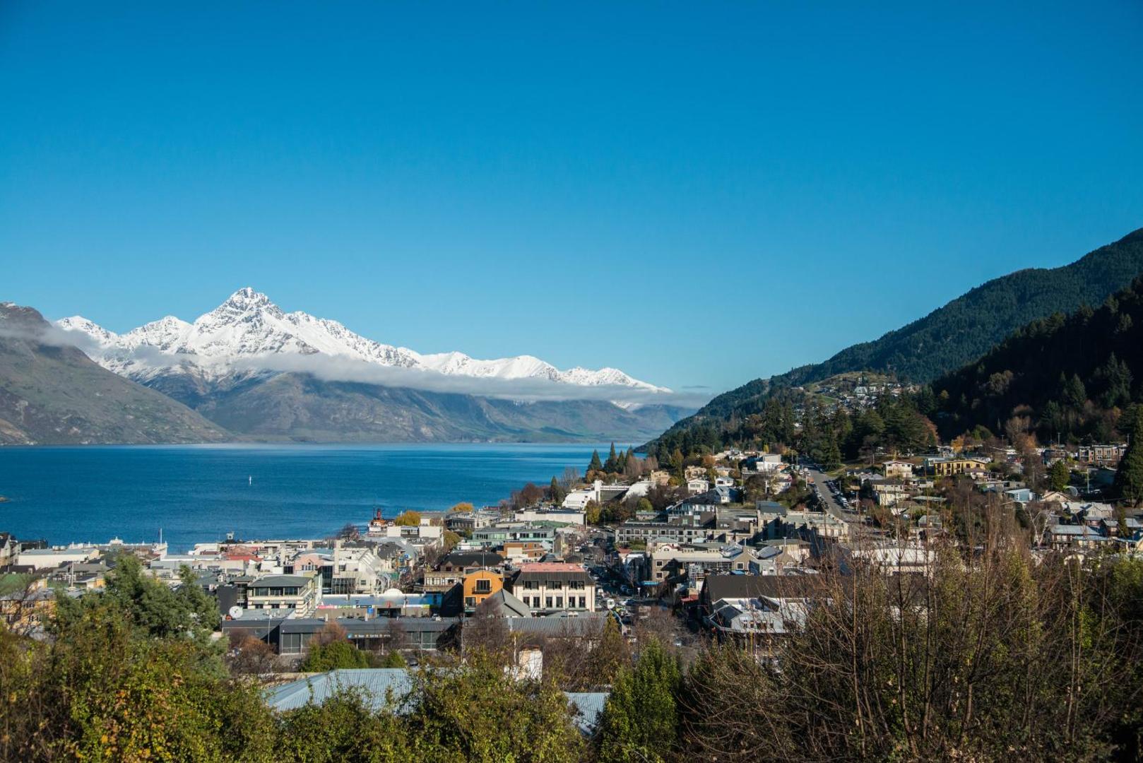Queenstown House Boutique Bed & Breakfast & Apartments Queenstown House Boutique Bed & Breakfast & Apartments