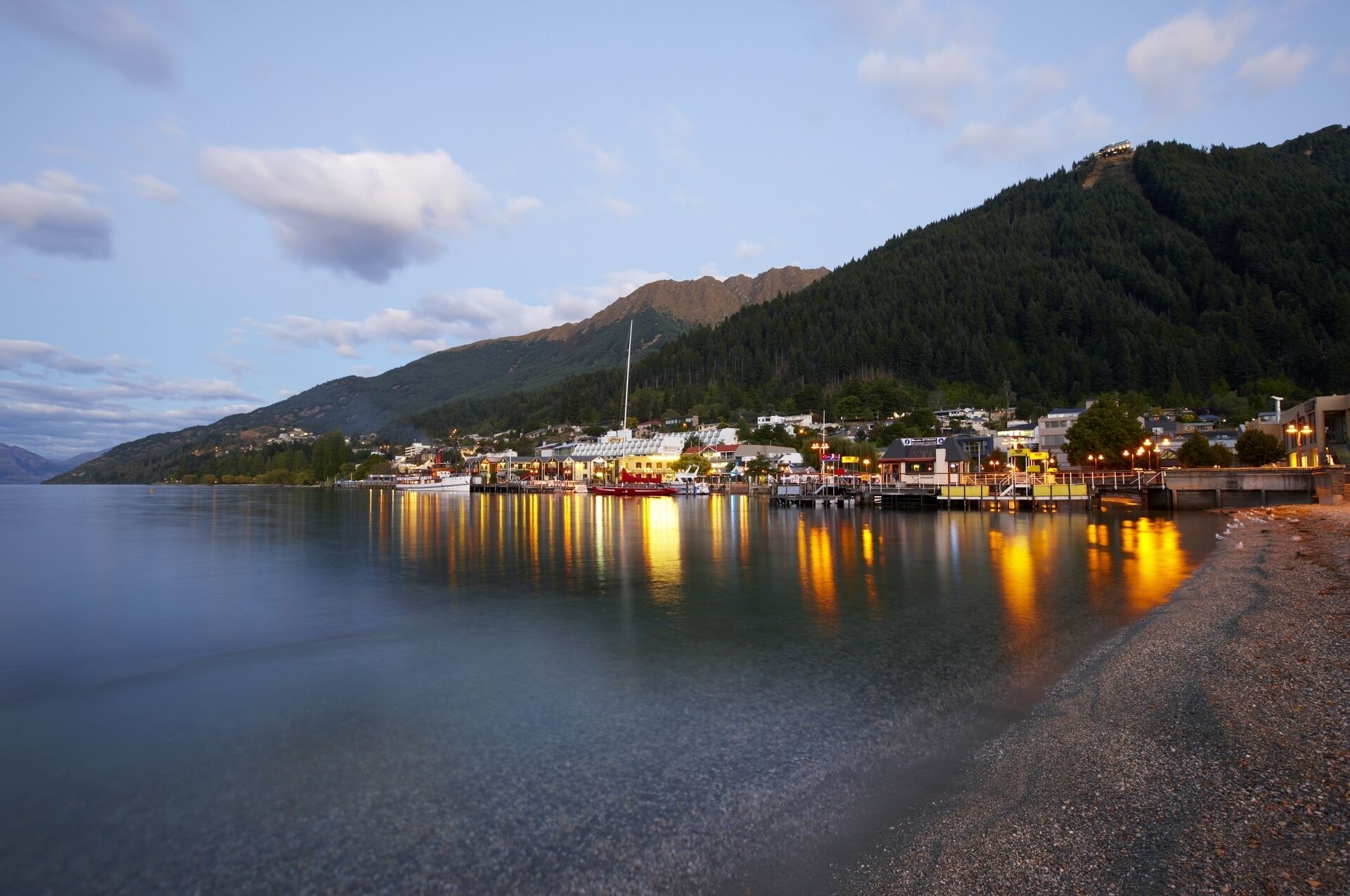 Queenstown House Boutique Bed & Breakfast & Apartments Queenstown House Boutique Bed & Breakfast & Apartments