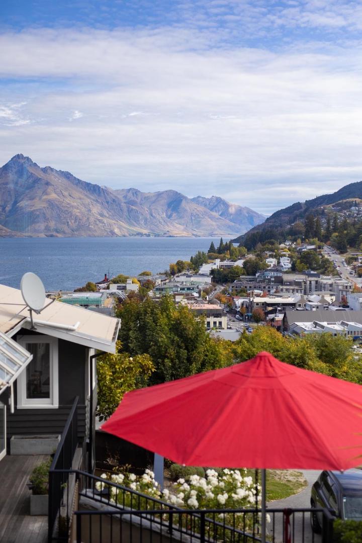 Queenstown House Boutique Bed & Breakfast & Apartments Queenstown House Boutique Bed & Breakfast & Apartments