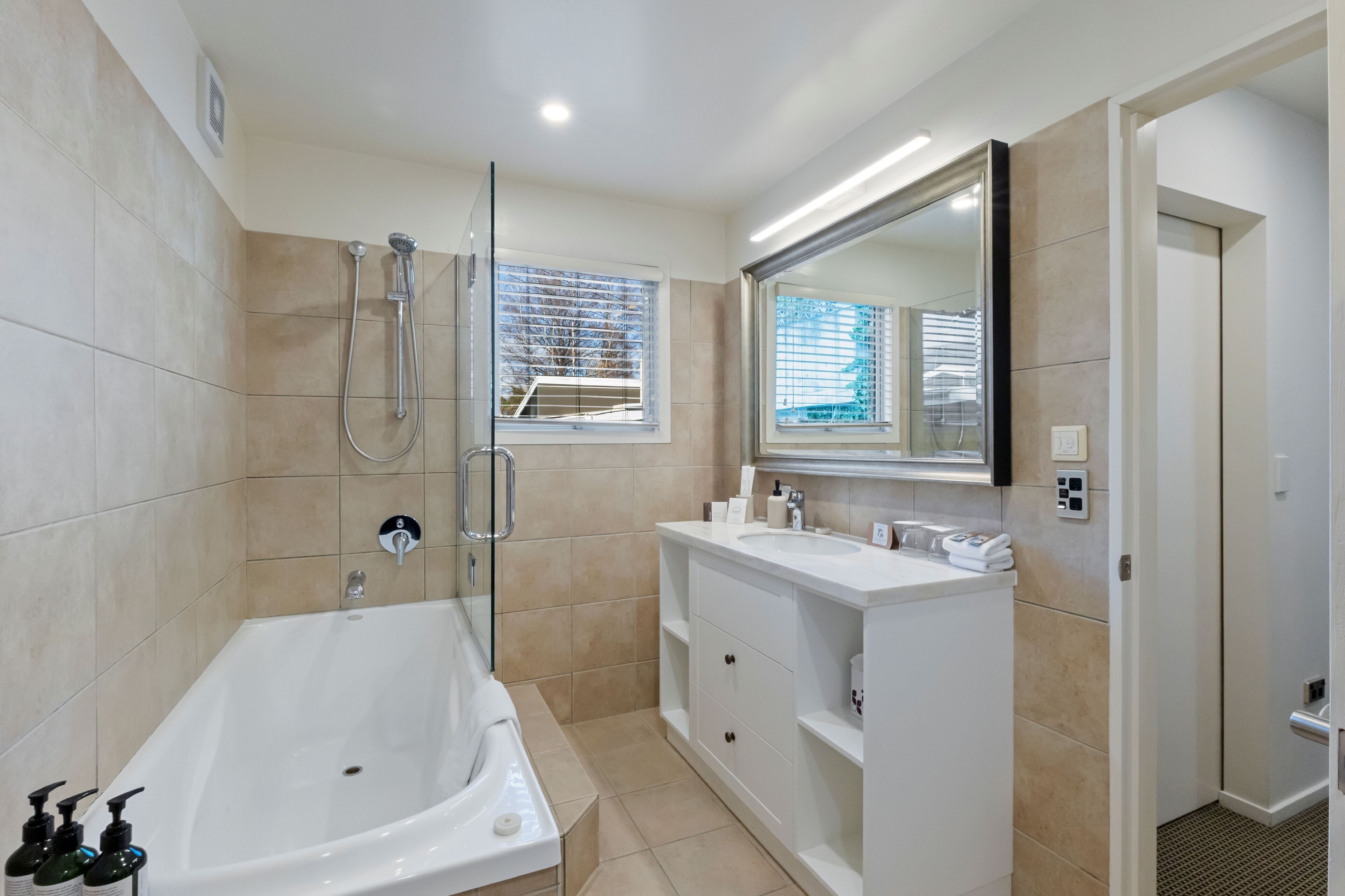 Queenstown House Boutique Bed & Breakfast & Apartments Queenstown House Boutique Bed & Breakfast & Apartments