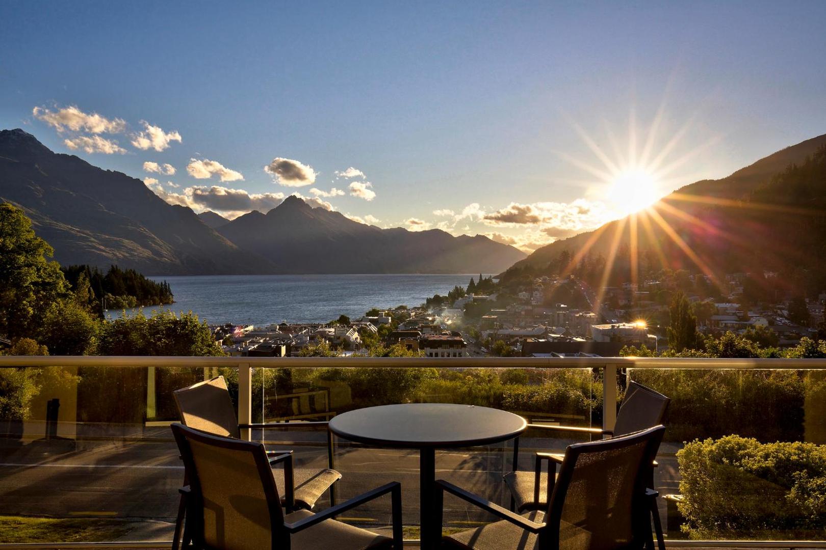 Queenstown House Boutique Bed & Breakfast & Apartments Queenstown House Boutique Bed & Breakfast & Apartments