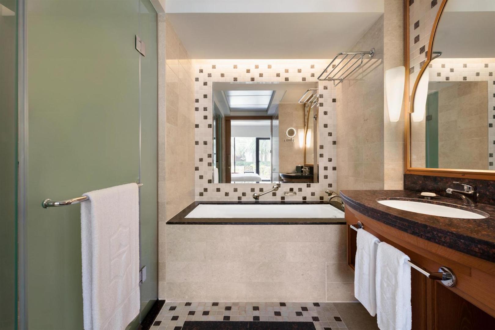 Hilton Muscat Al Bandar