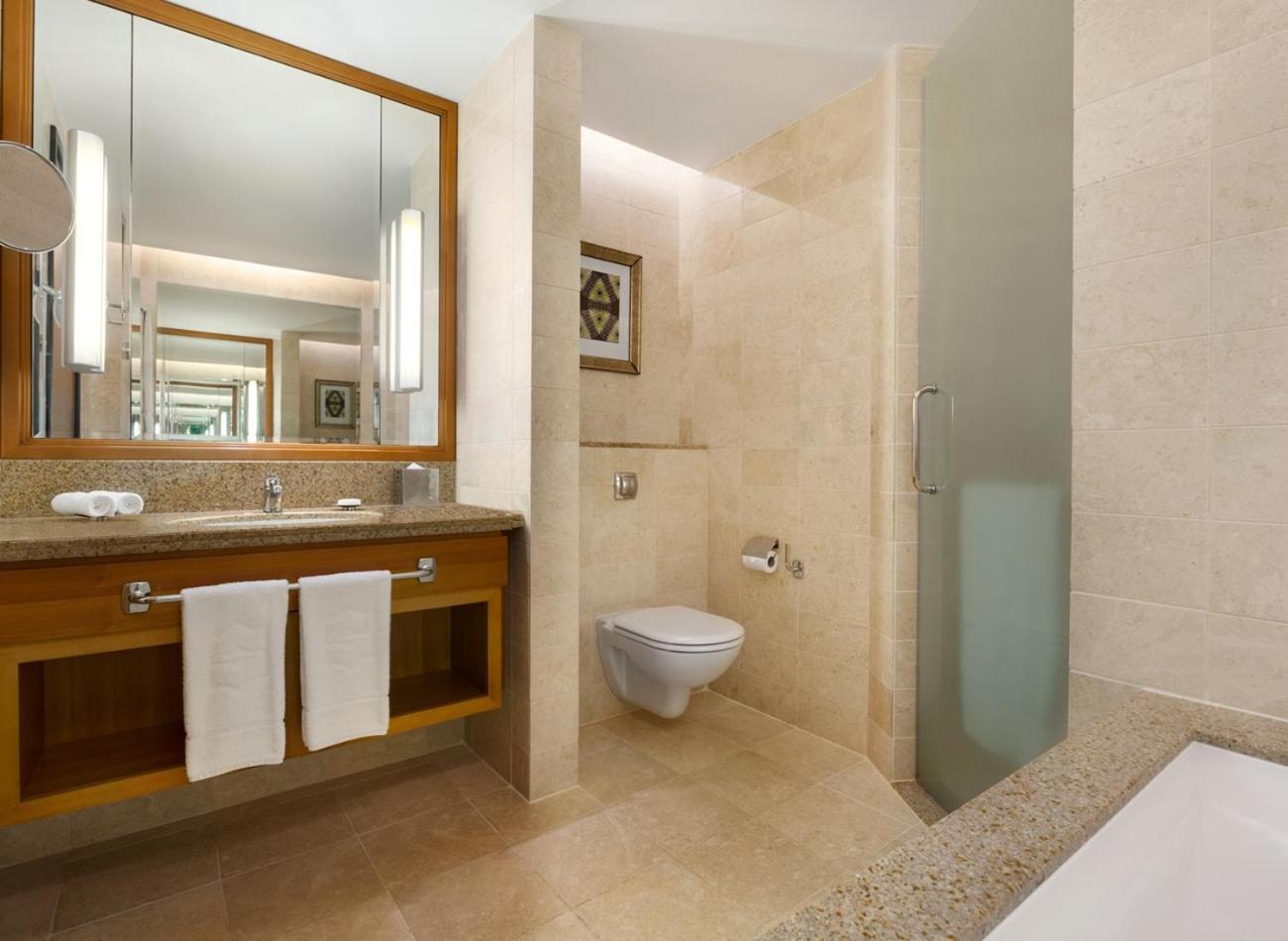 Hilton Muscat Al Bandar