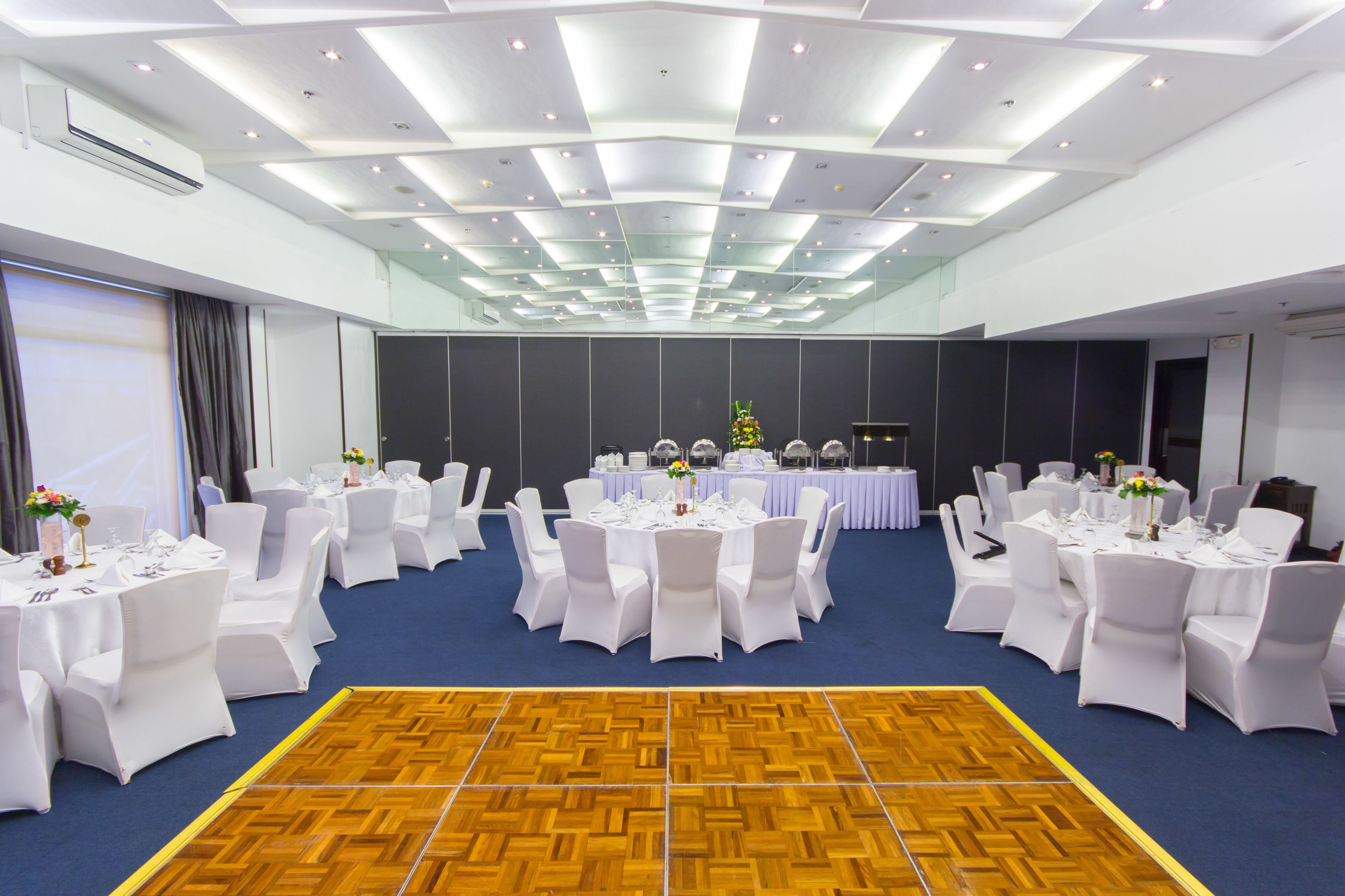 Microtel by Wyndham Mall of Asia Microtel by Wyndham Mall of Asia