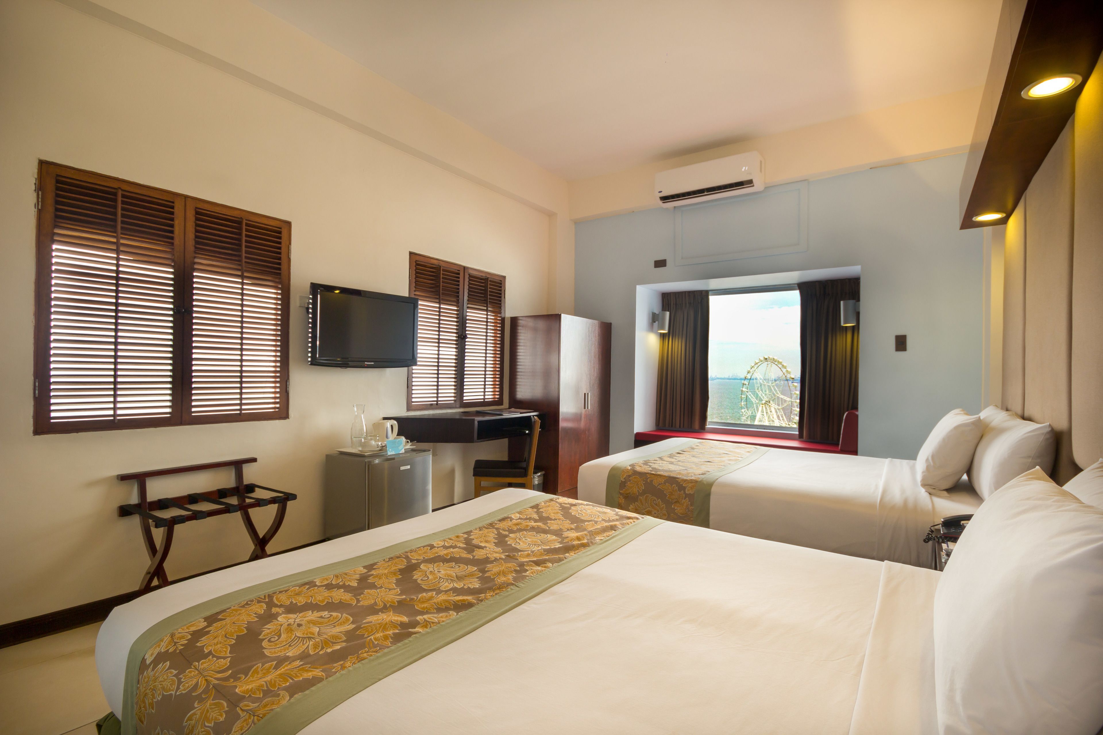 Microtel by Wyndham Mall of Asia Microtel by Wyndham Mall of Asia