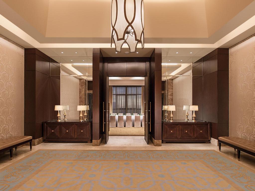 Crimson Hotel Filinvest City Manila Crimson Hotel Filinvest City Manila