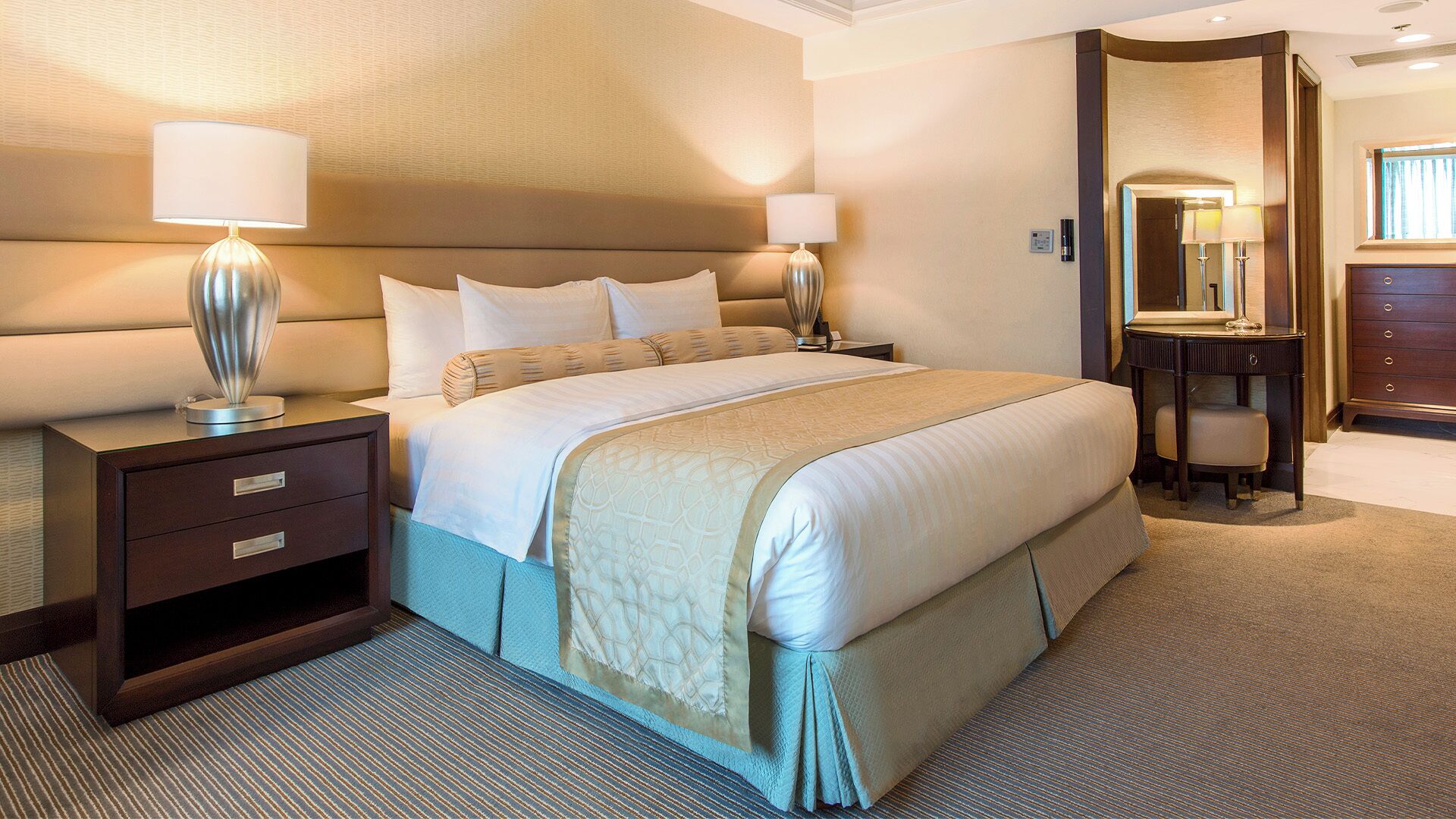 Crimson Hotel Filinvest City Manila Crimson Hotel Filinvest City Manila