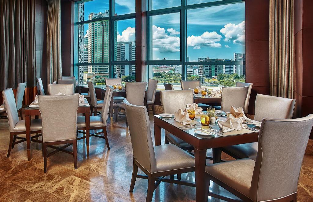 Crimson Hotel Filinvest City Manila Crimson Hotel Filinvest City Manila
