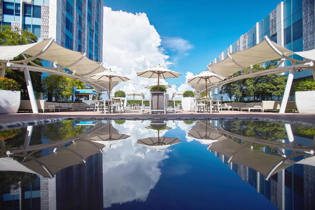 Crimson Hotel Filinvest City Manila Crimson Hotel Filinvest City Manila