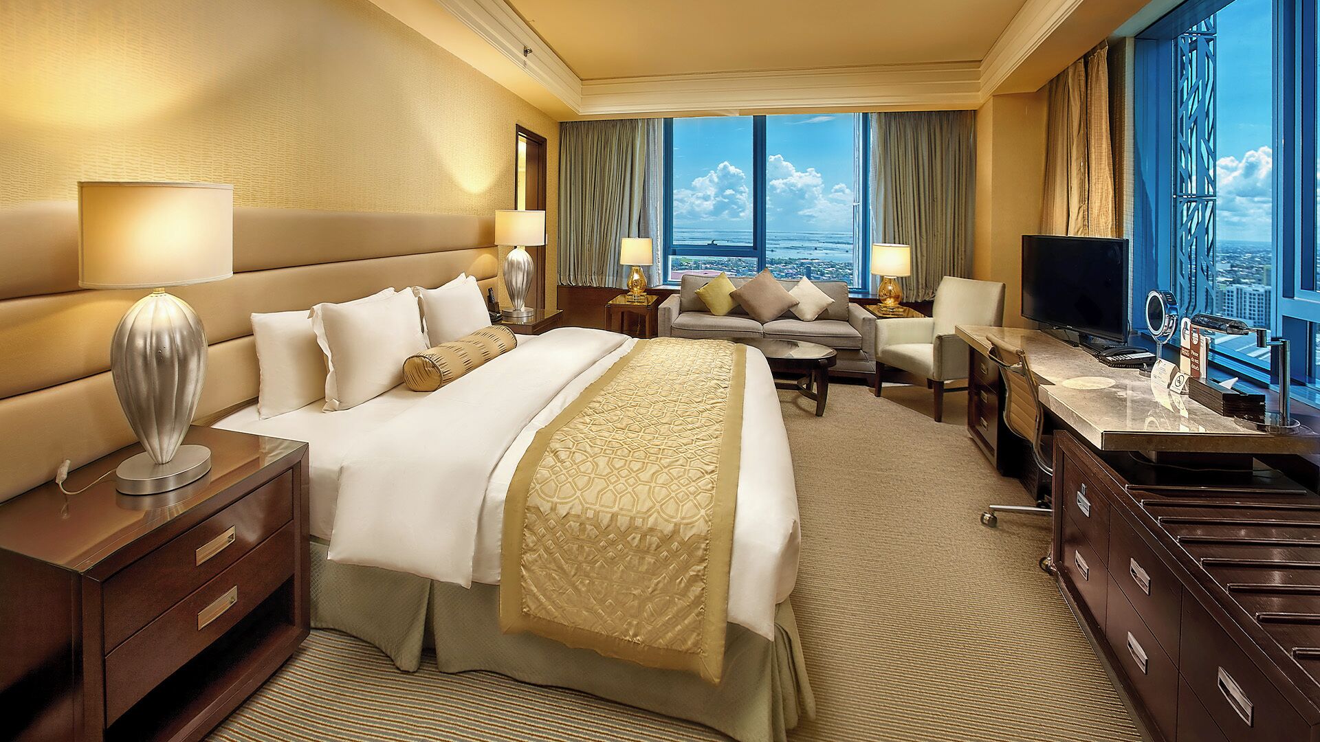 Crimson Hotel Filinvest City Manila Crimson Hotel Filinvest City Manila